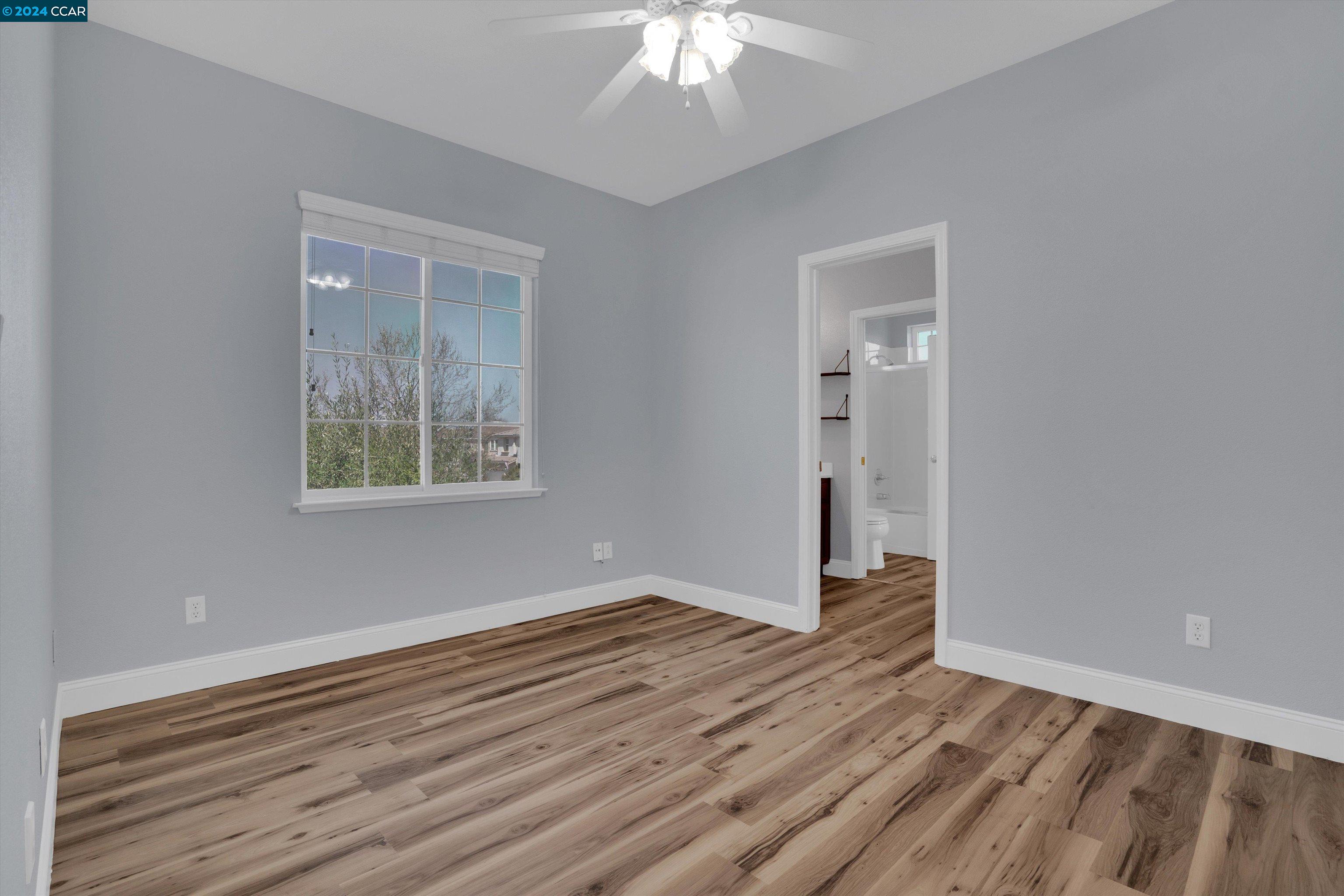 325 Foothill Dr