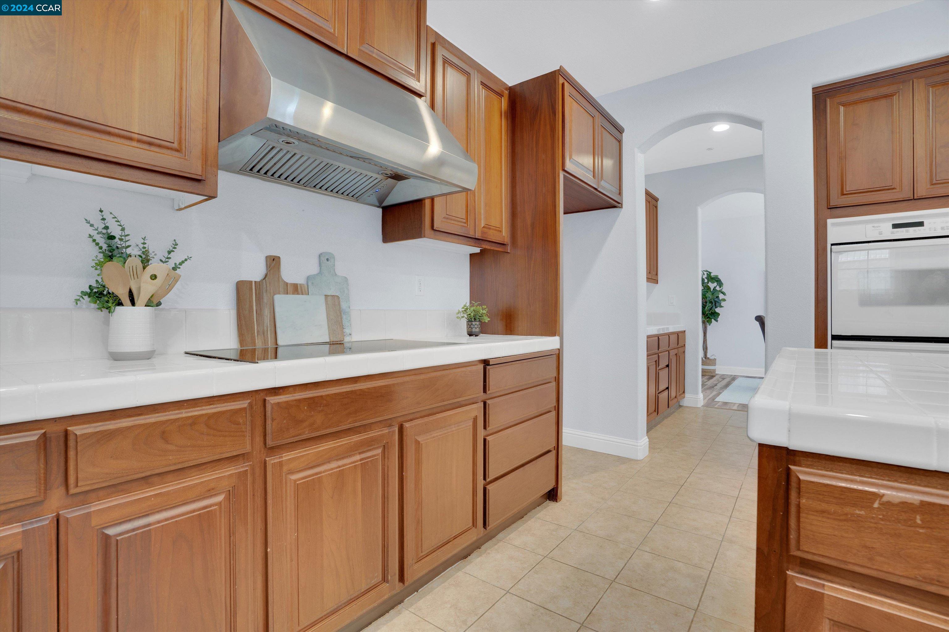 325 Foothill Dr