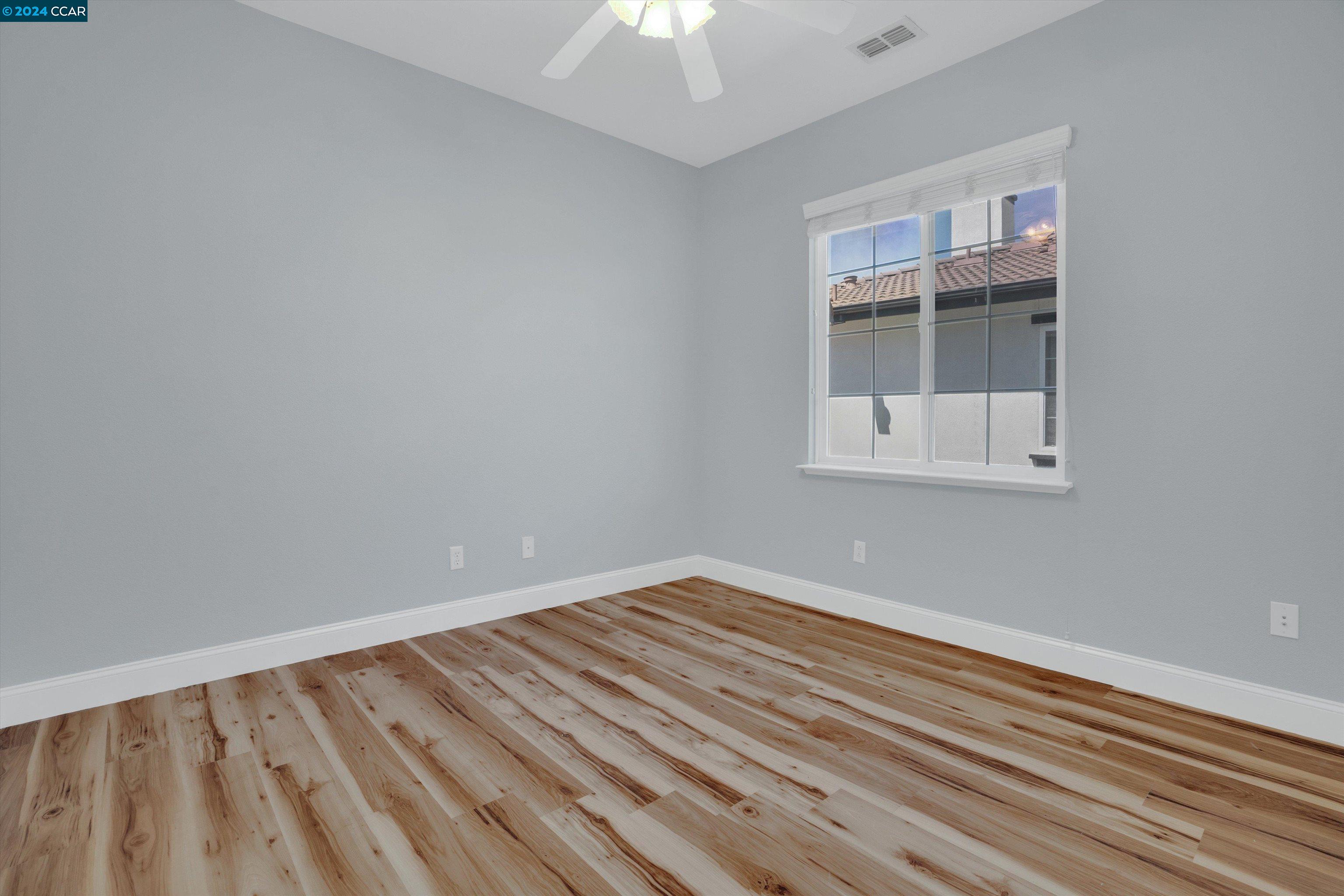 325 Foothill Dr