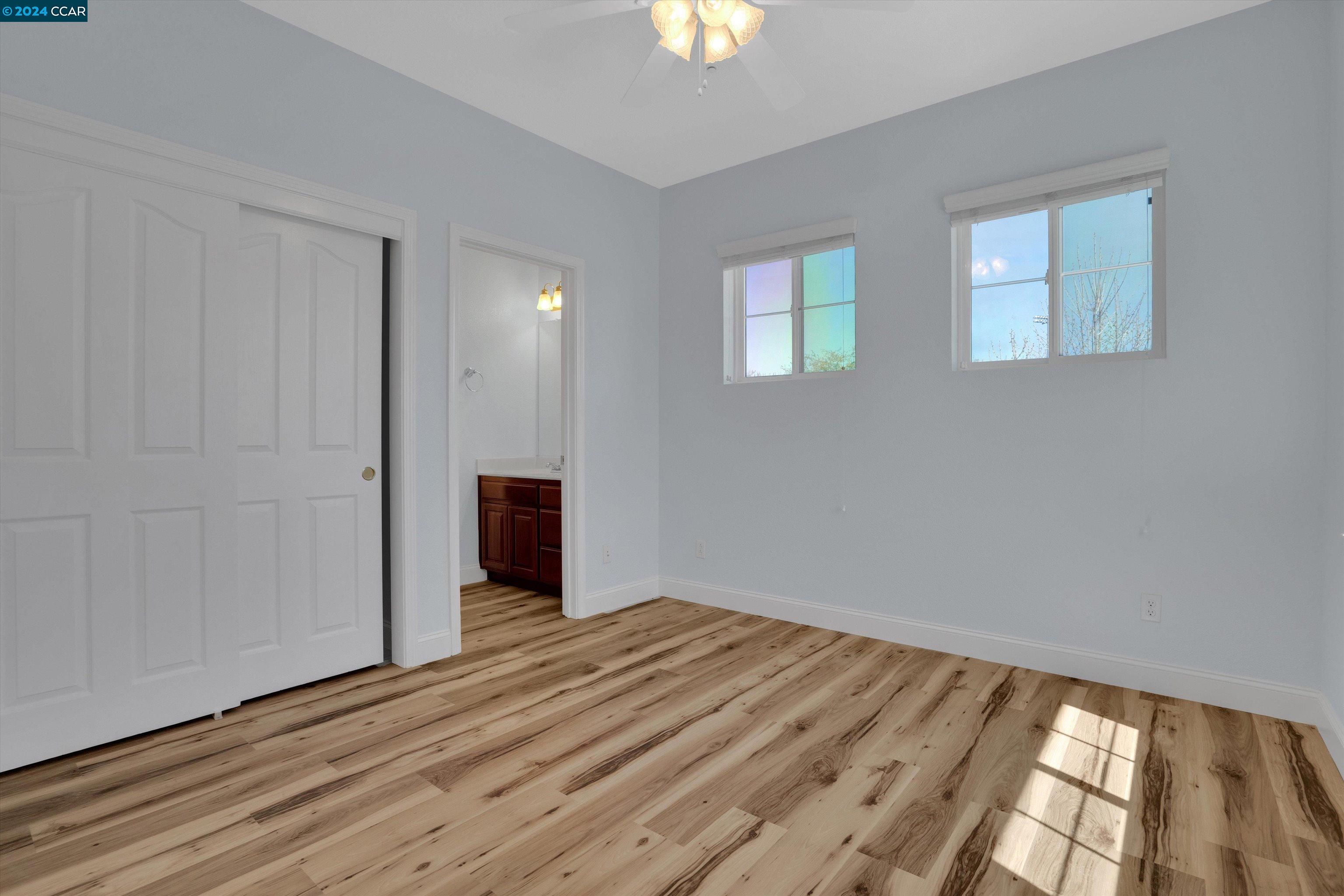 325 Foothill Dr