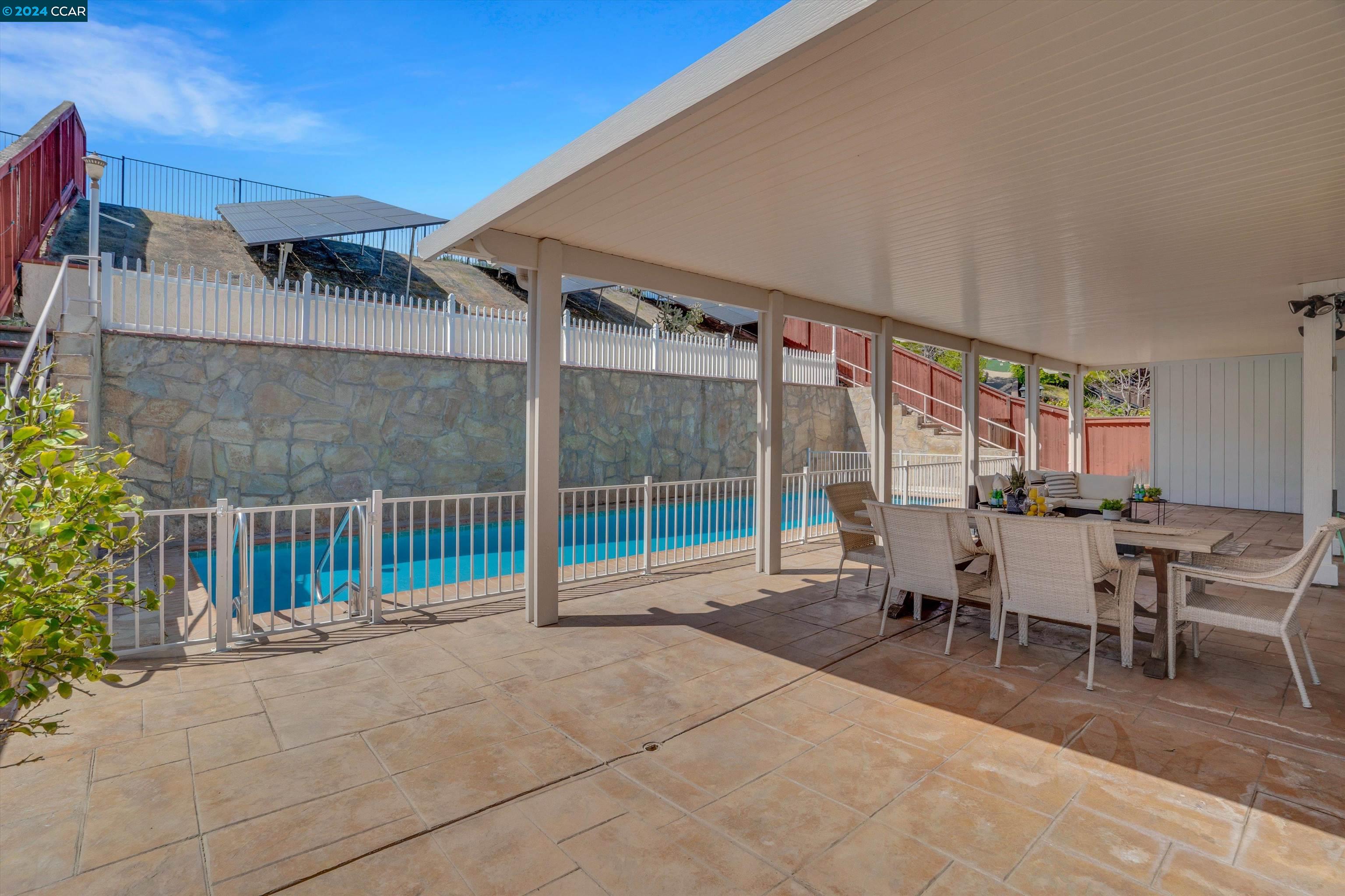 325 Foothill Dr