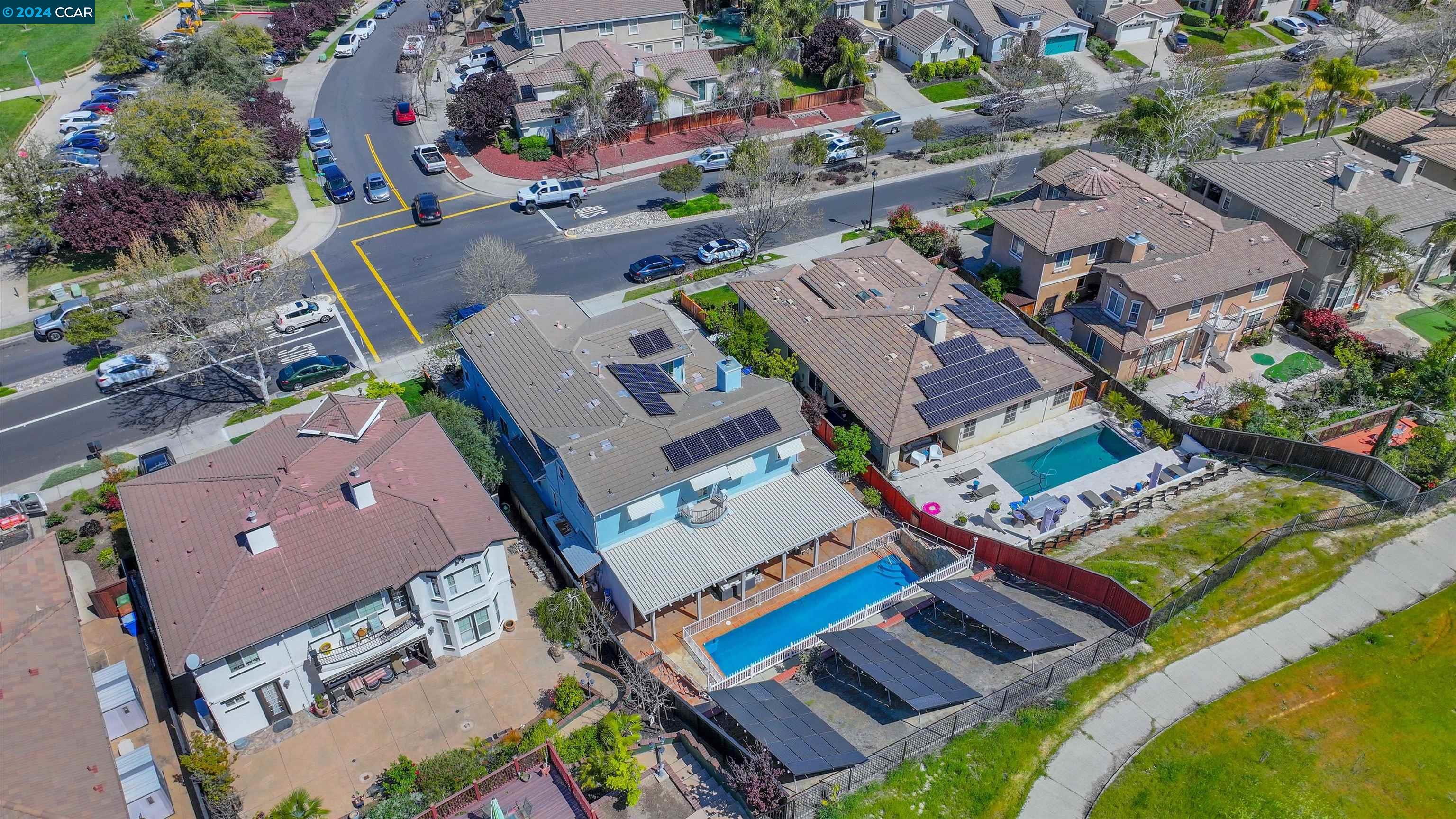325 Foothill Dr