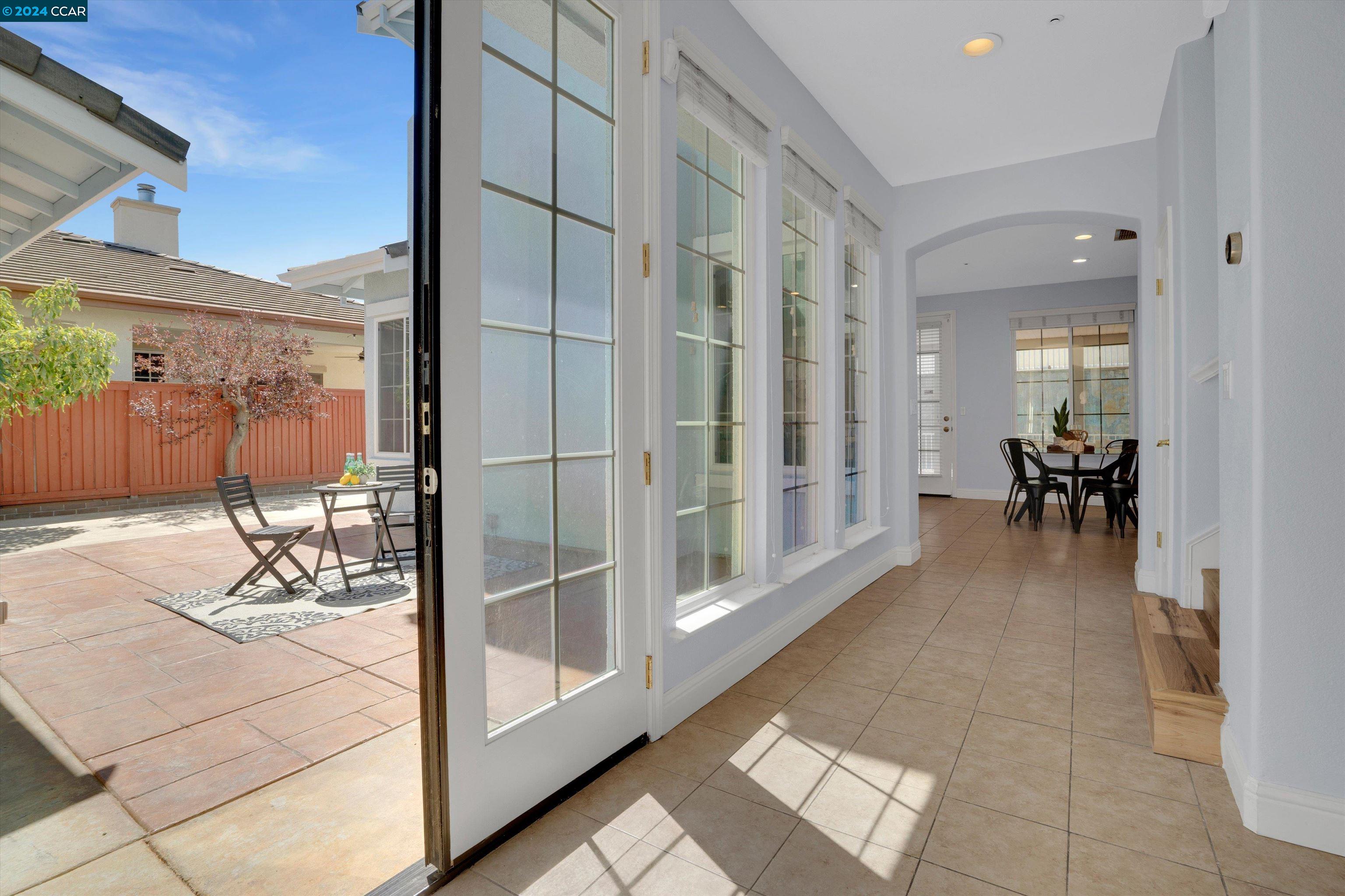 325 Foothill Dr