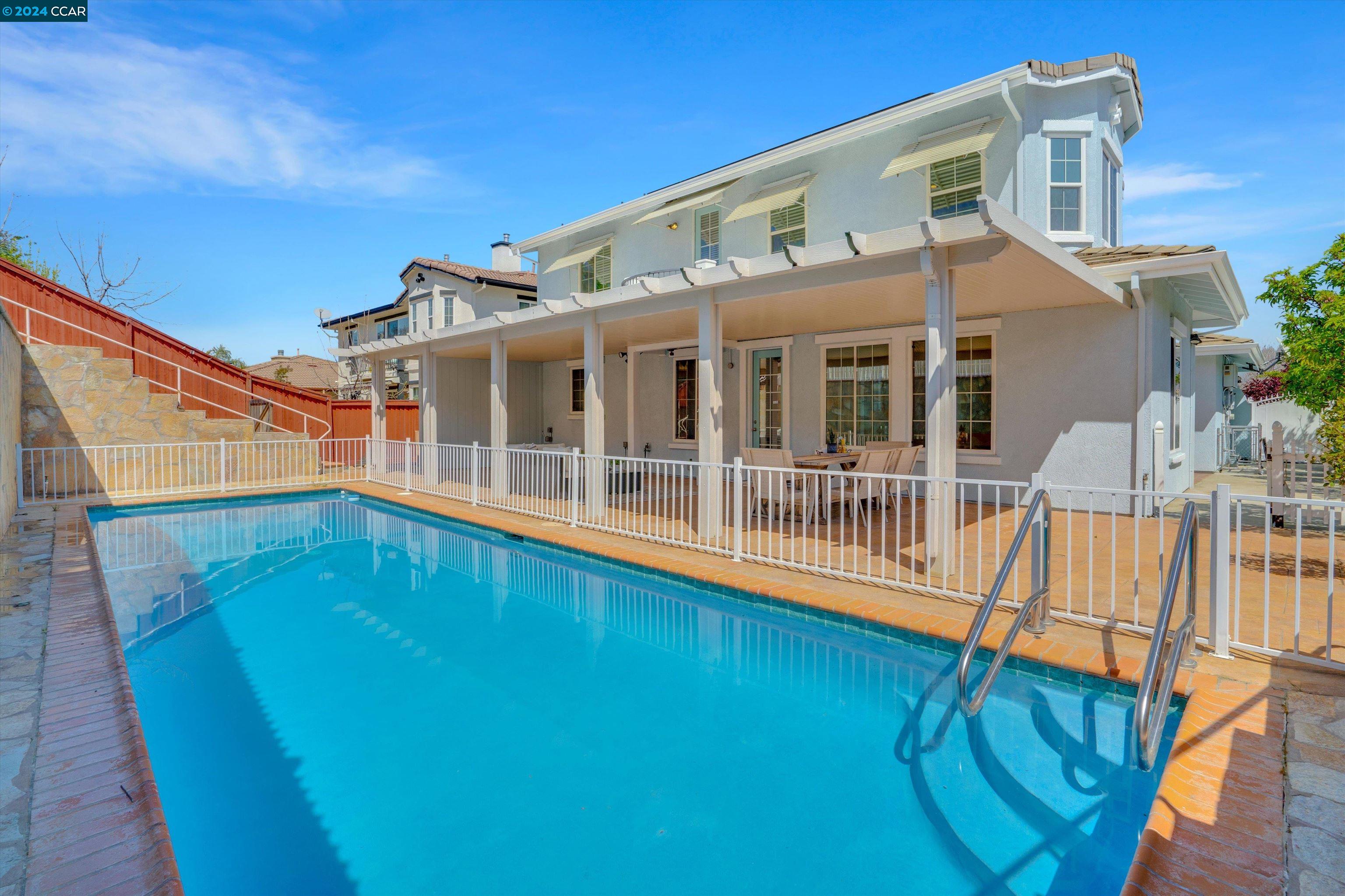 325 Foothill Dr