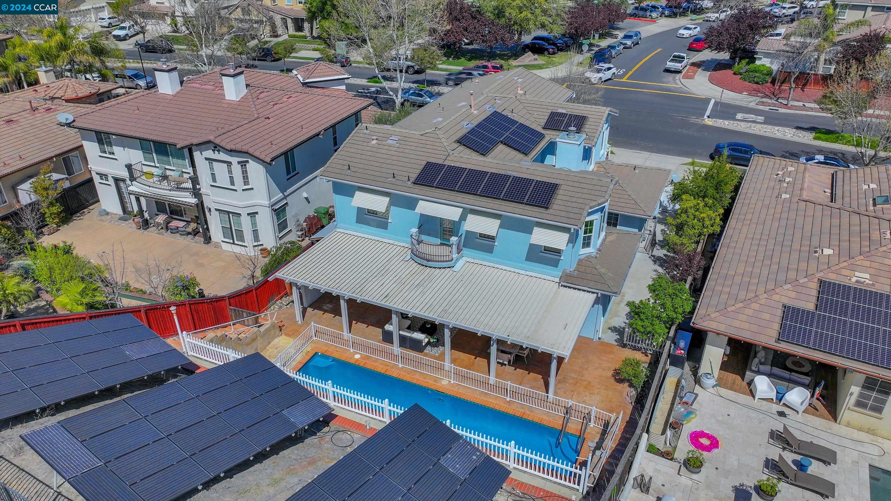 325 Foothill Dr