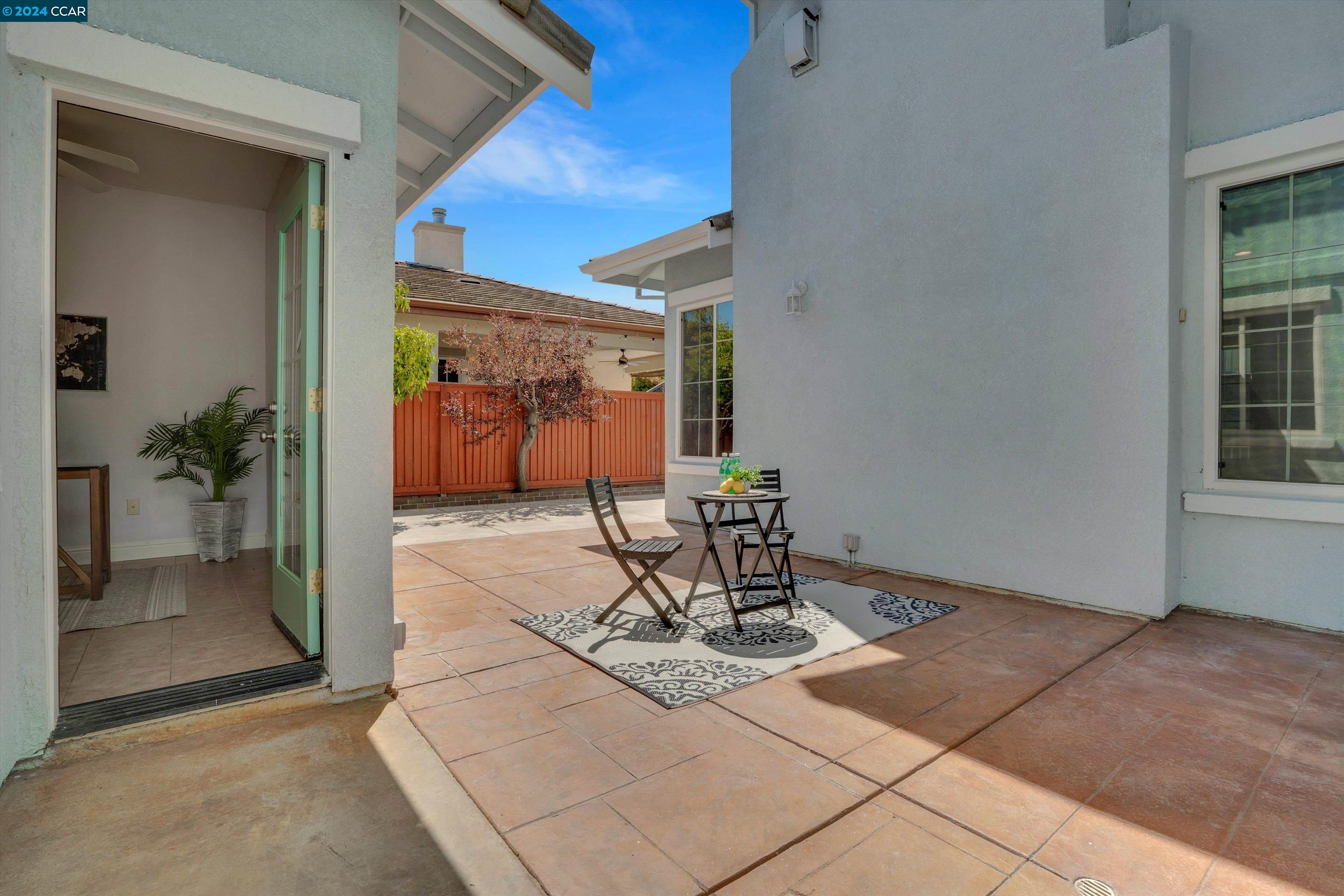 325 Foothill Dr