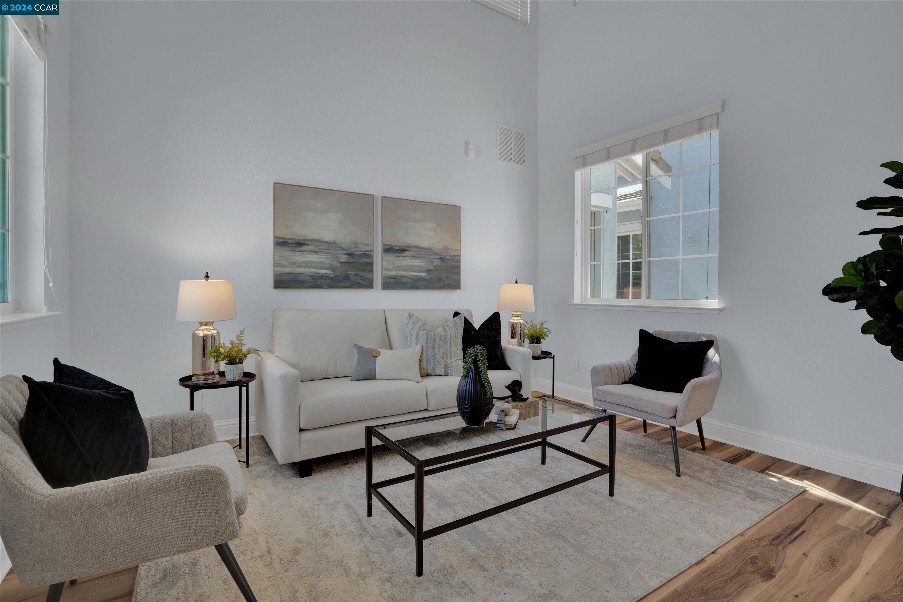 325 Foothill Dr