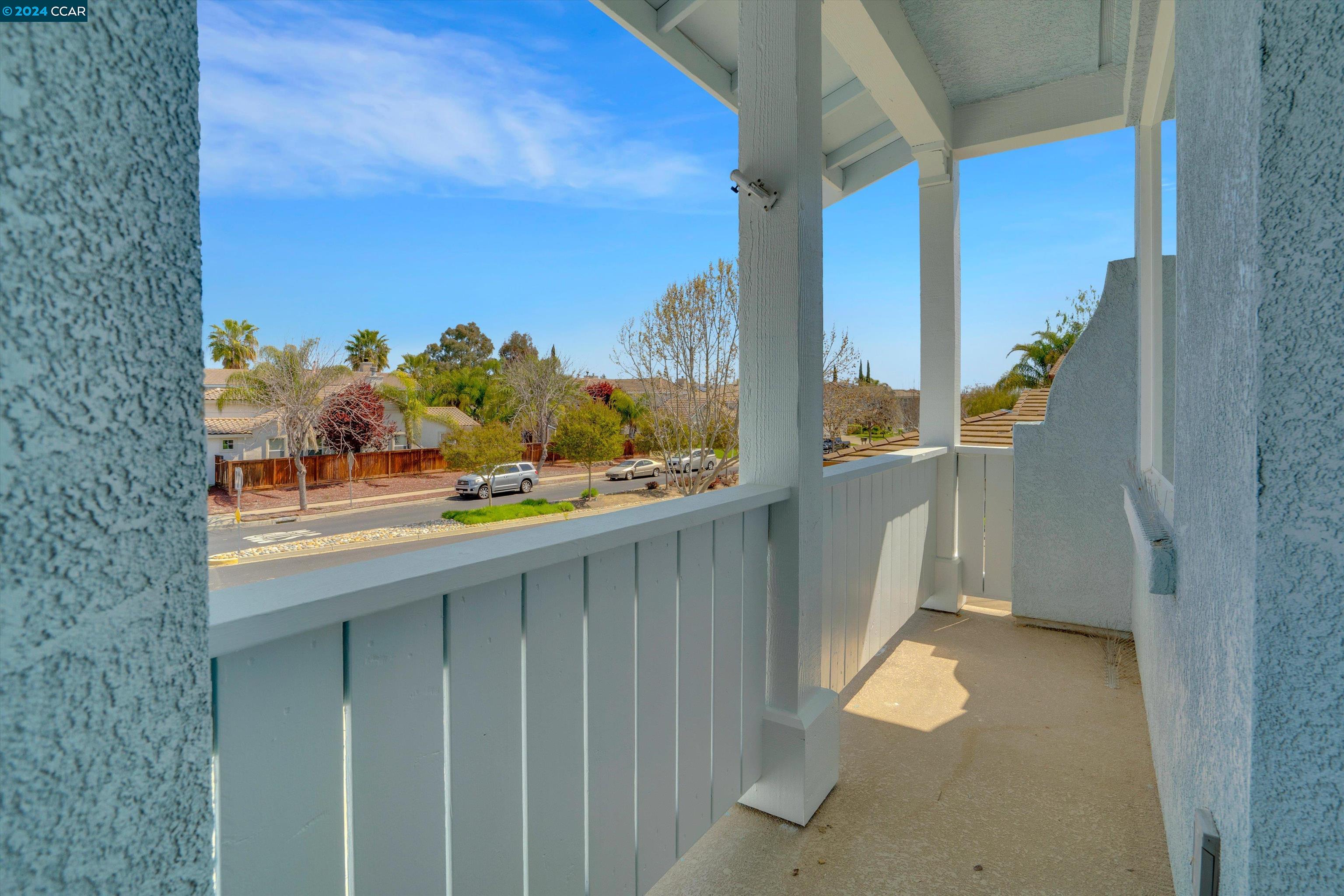 325 Foothill Dr