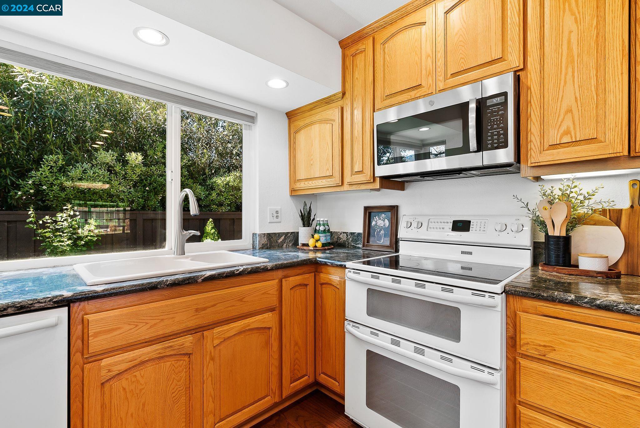 5442 Anselmo Ct