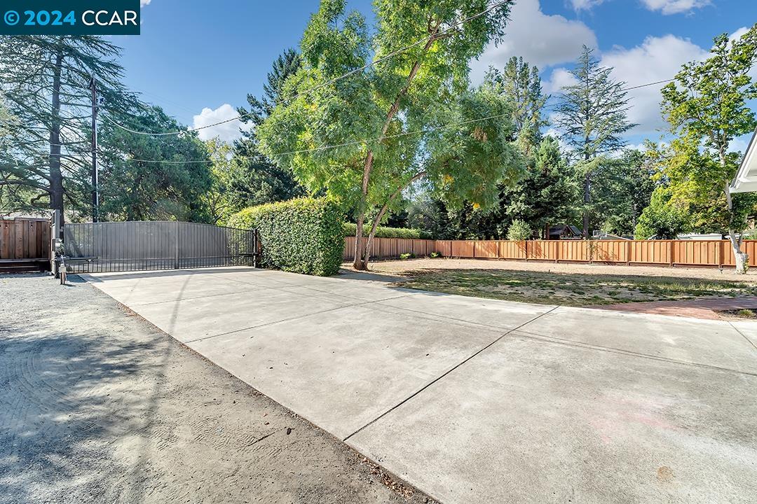 1460 Livorna Rd.