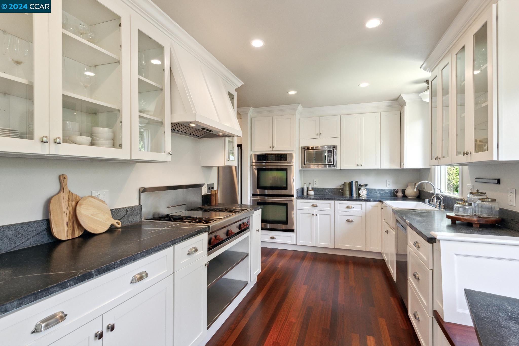 44 Valencia Rd