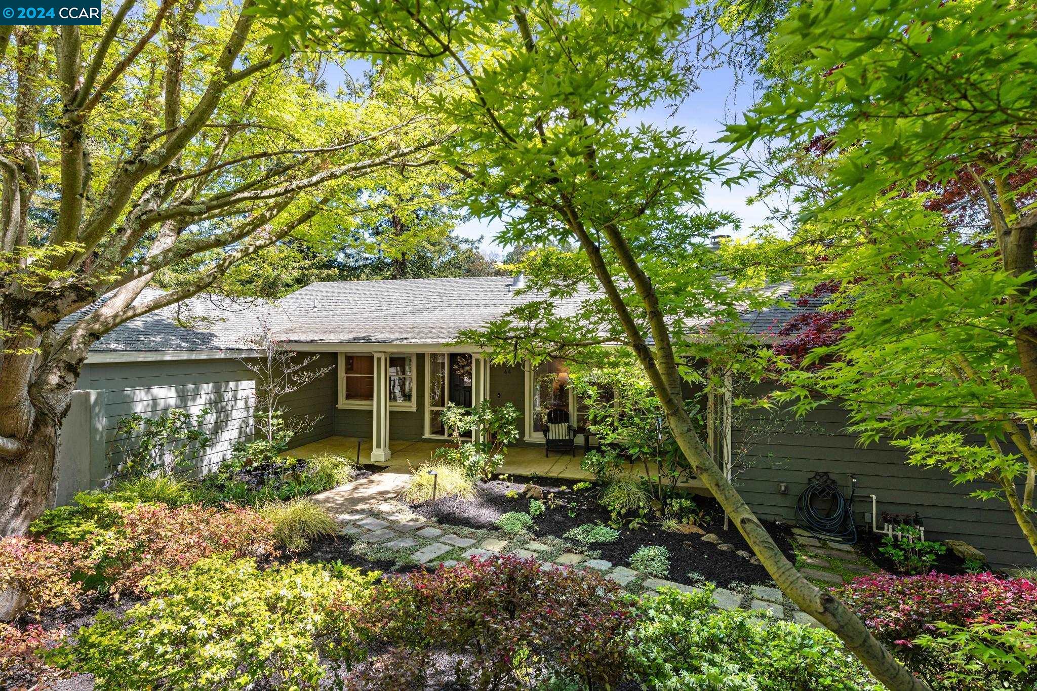 44 Valencia Rd