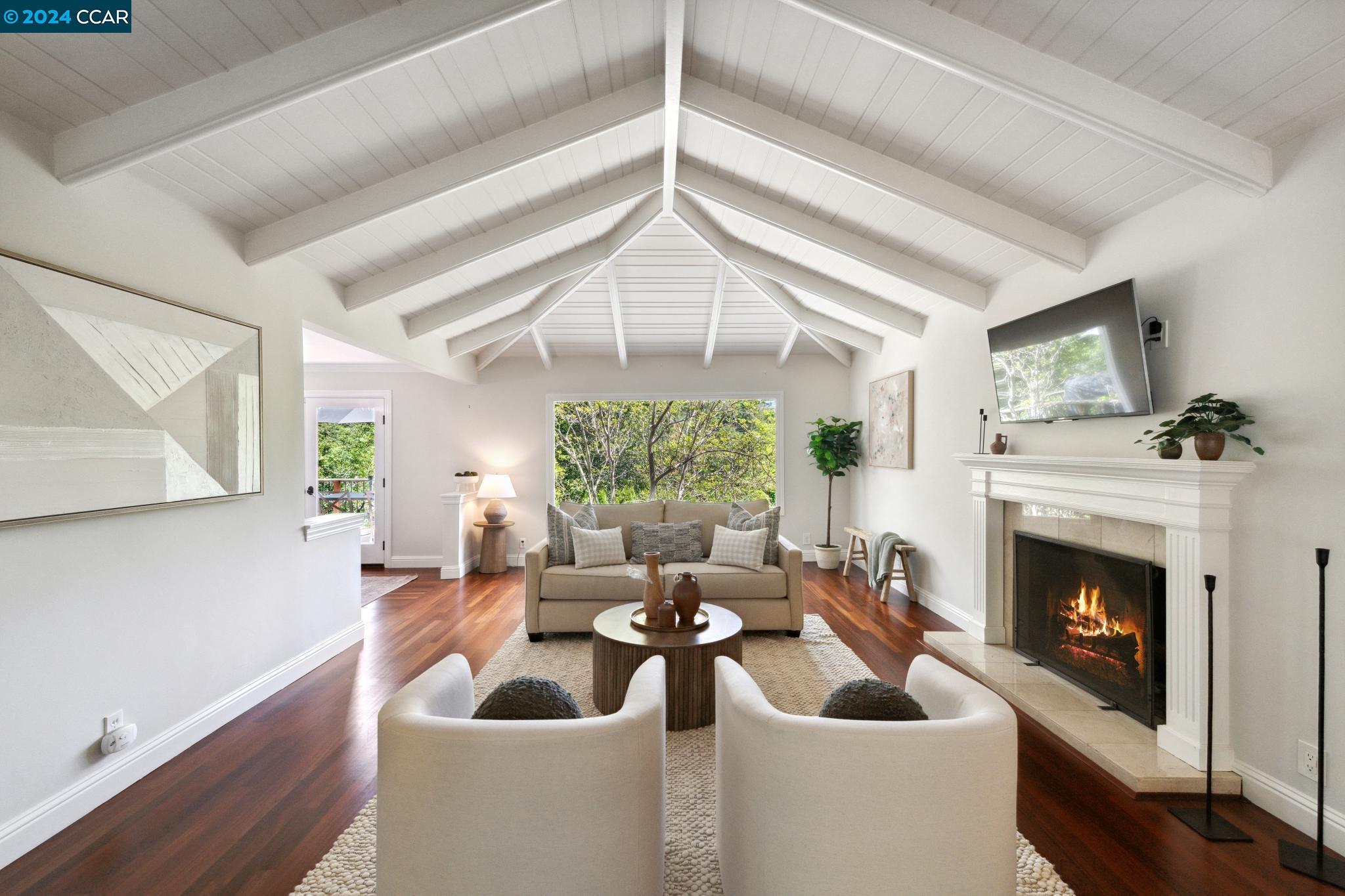 44 Valencia Rd