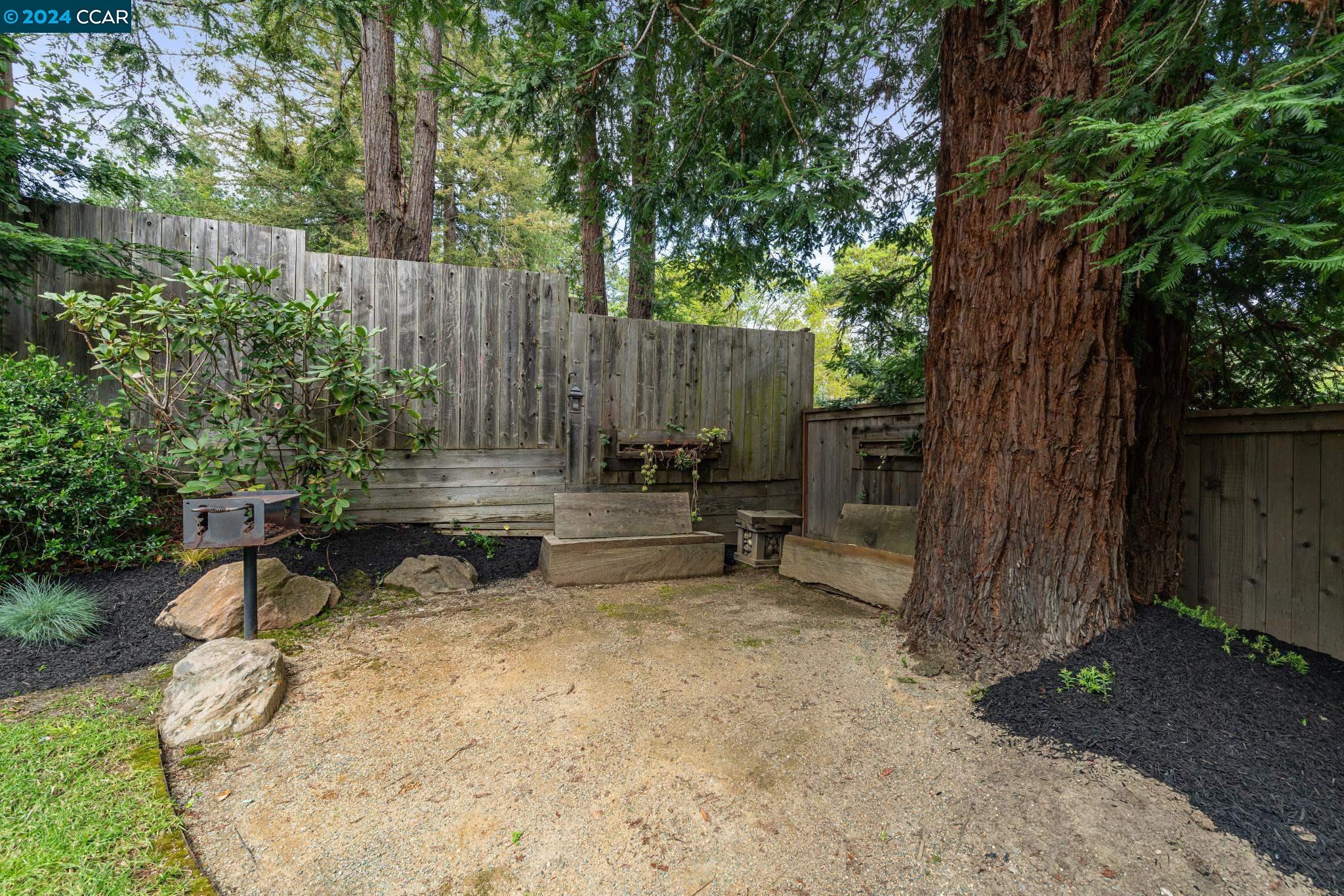 44 Valencia Rd