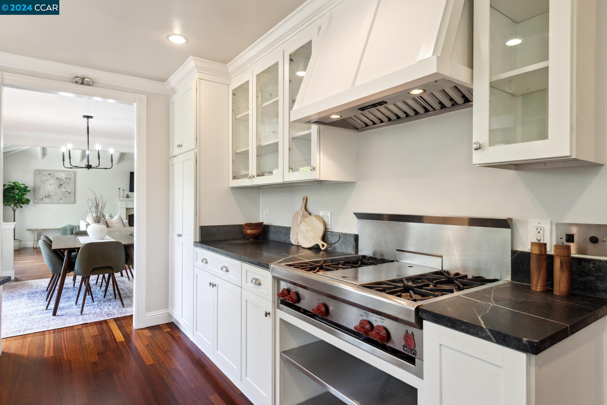 44 Valencia Rd