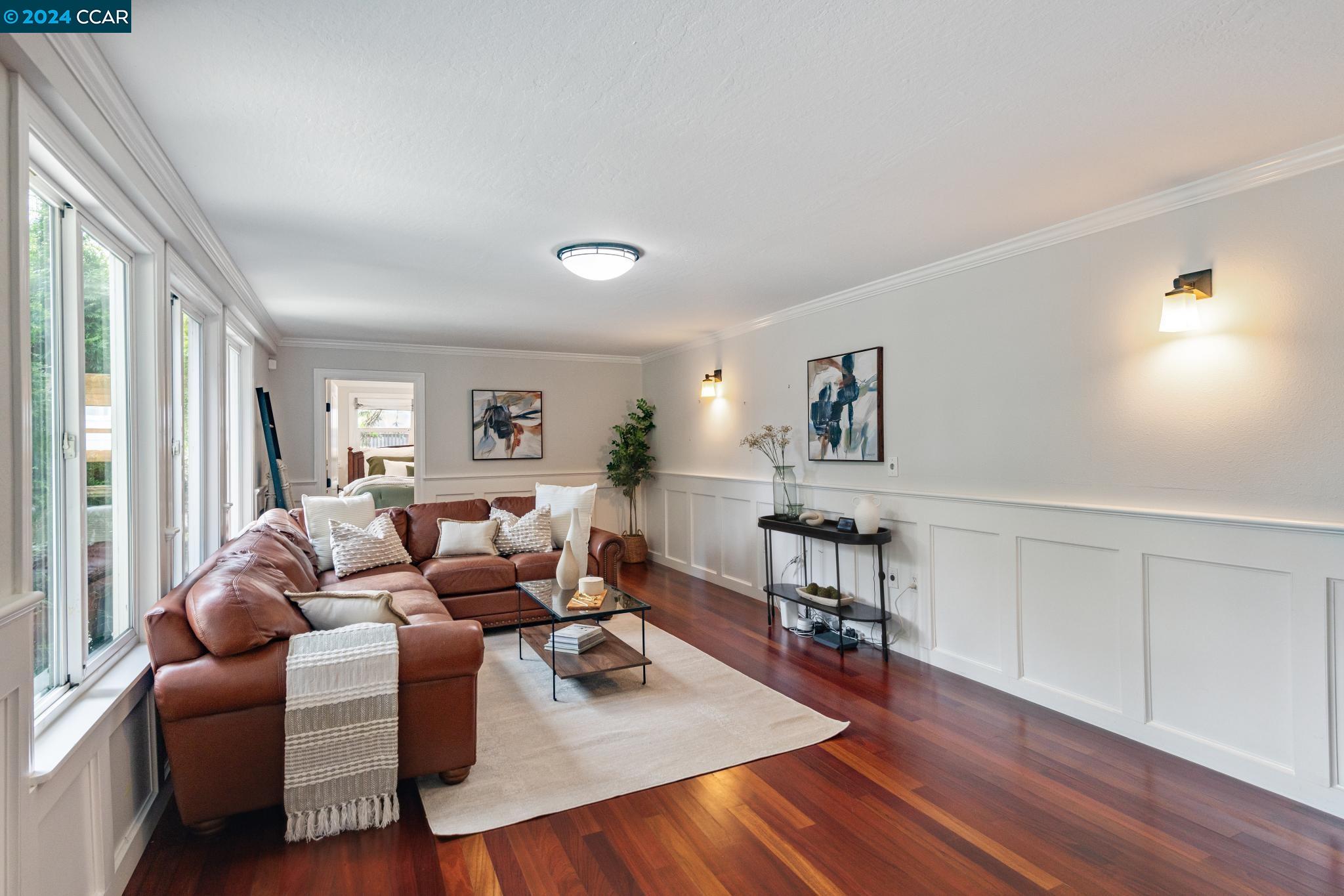 44 Valencia Rd