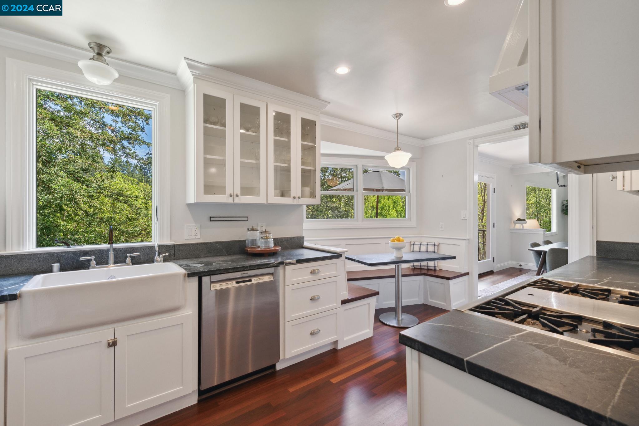 44 Valencia Rd