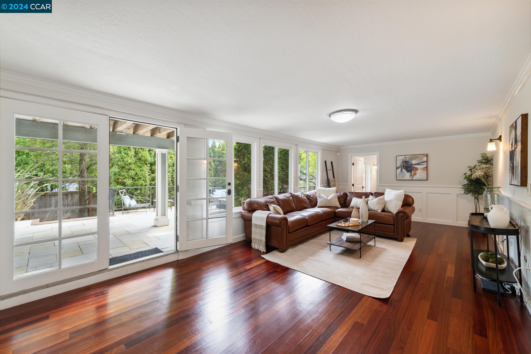 44 Valencia Rd