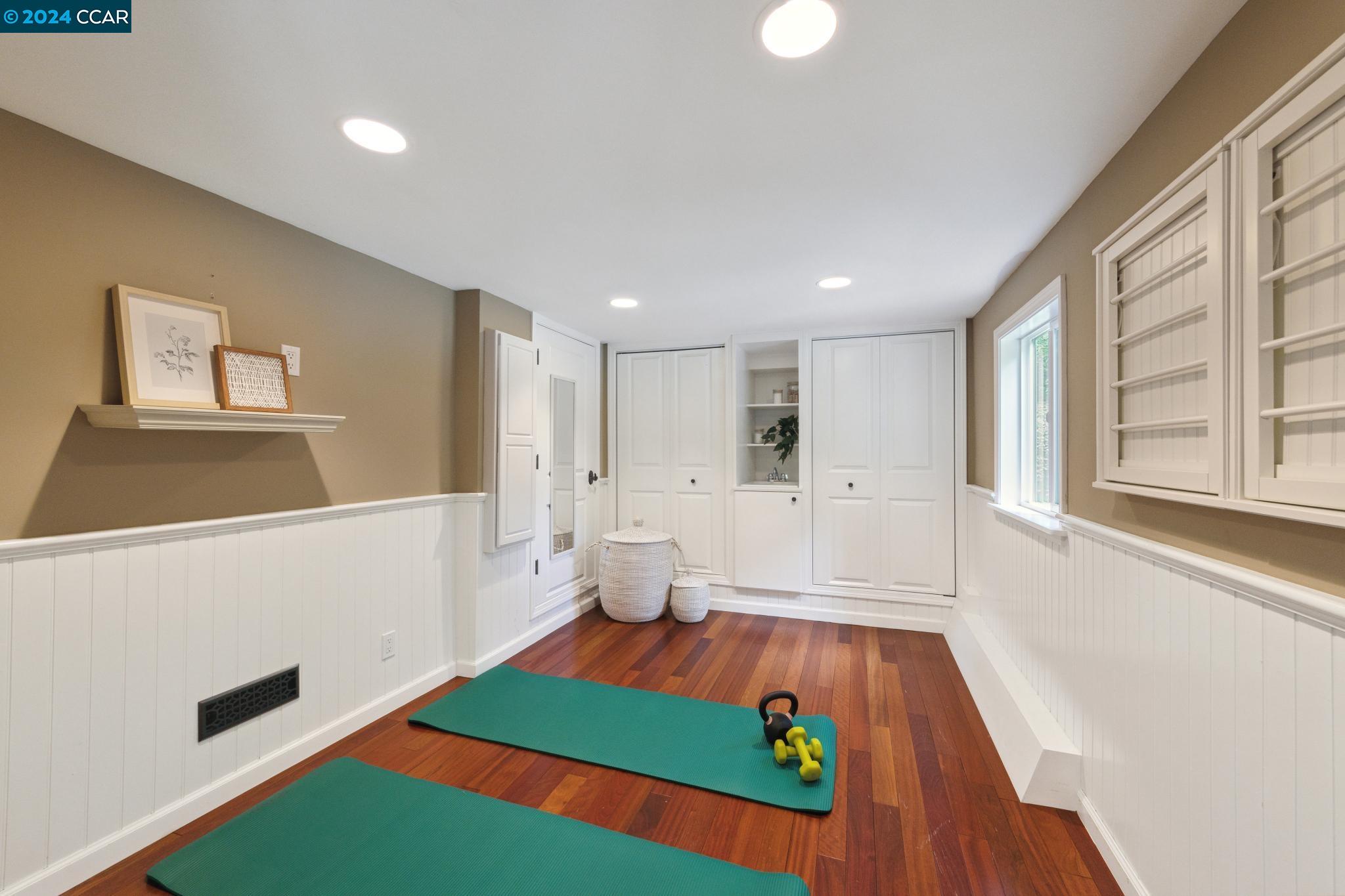 44 Valencia Rd