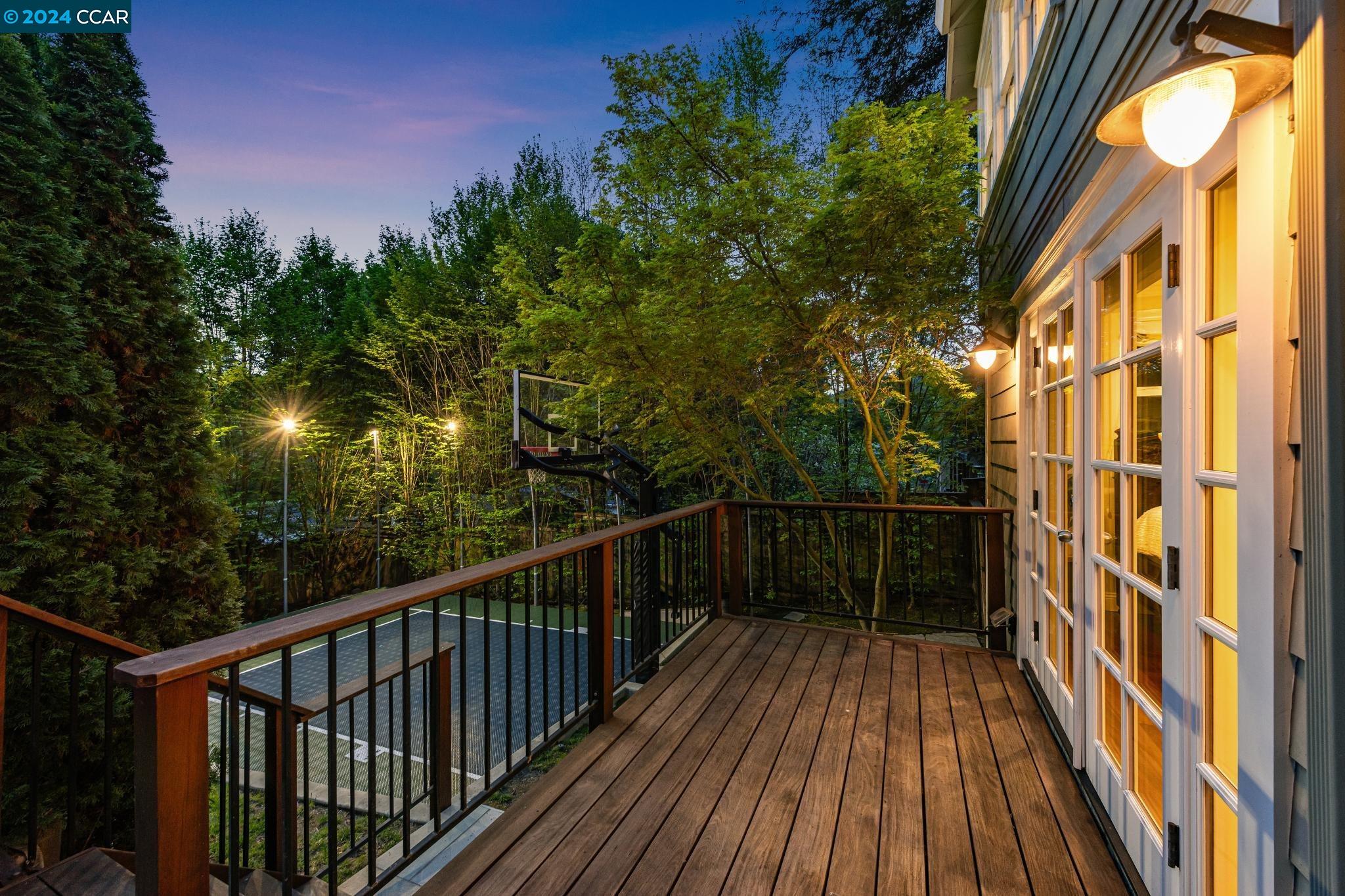44 Valencia Rd