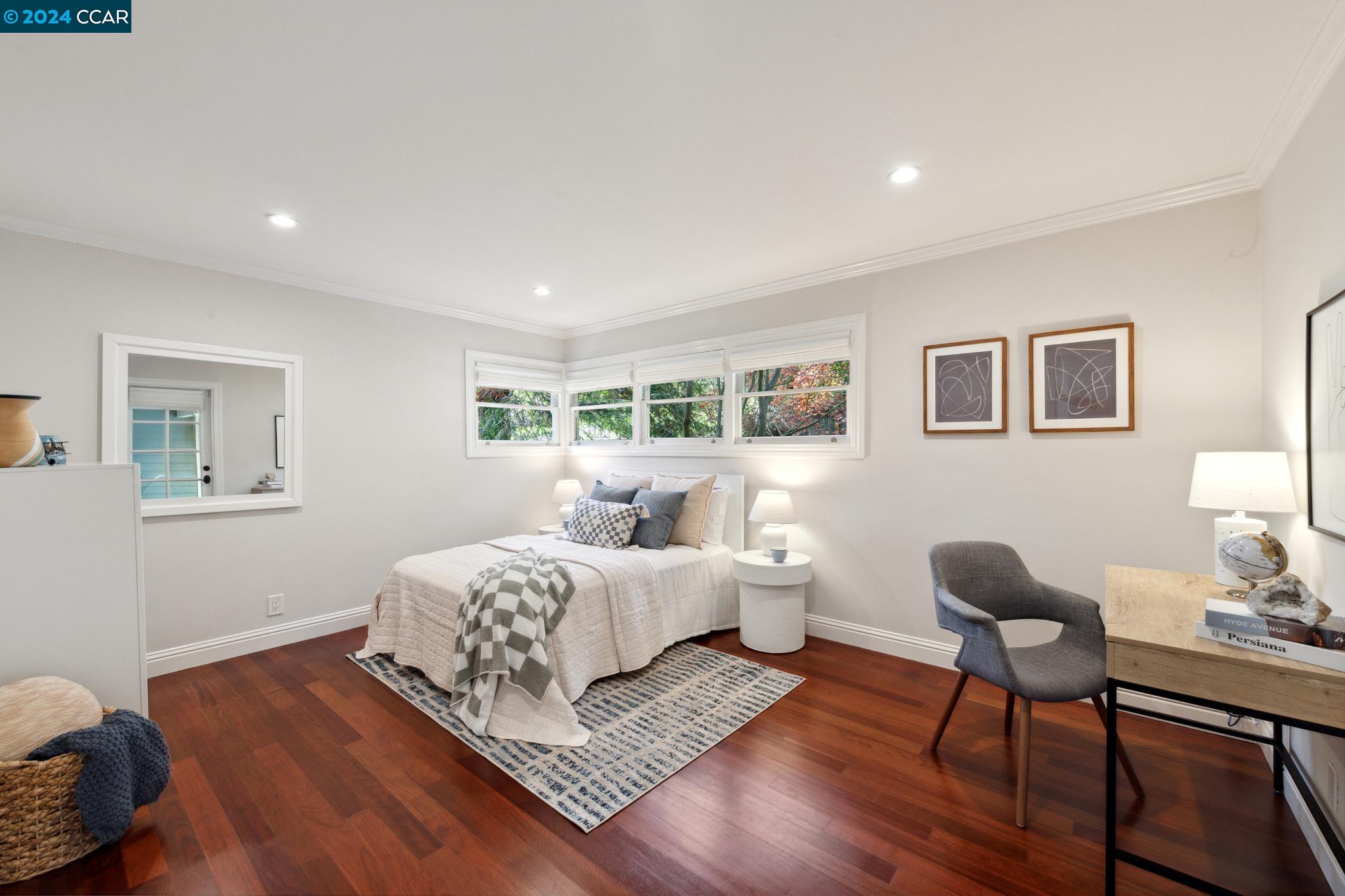 44 Valencia Rd