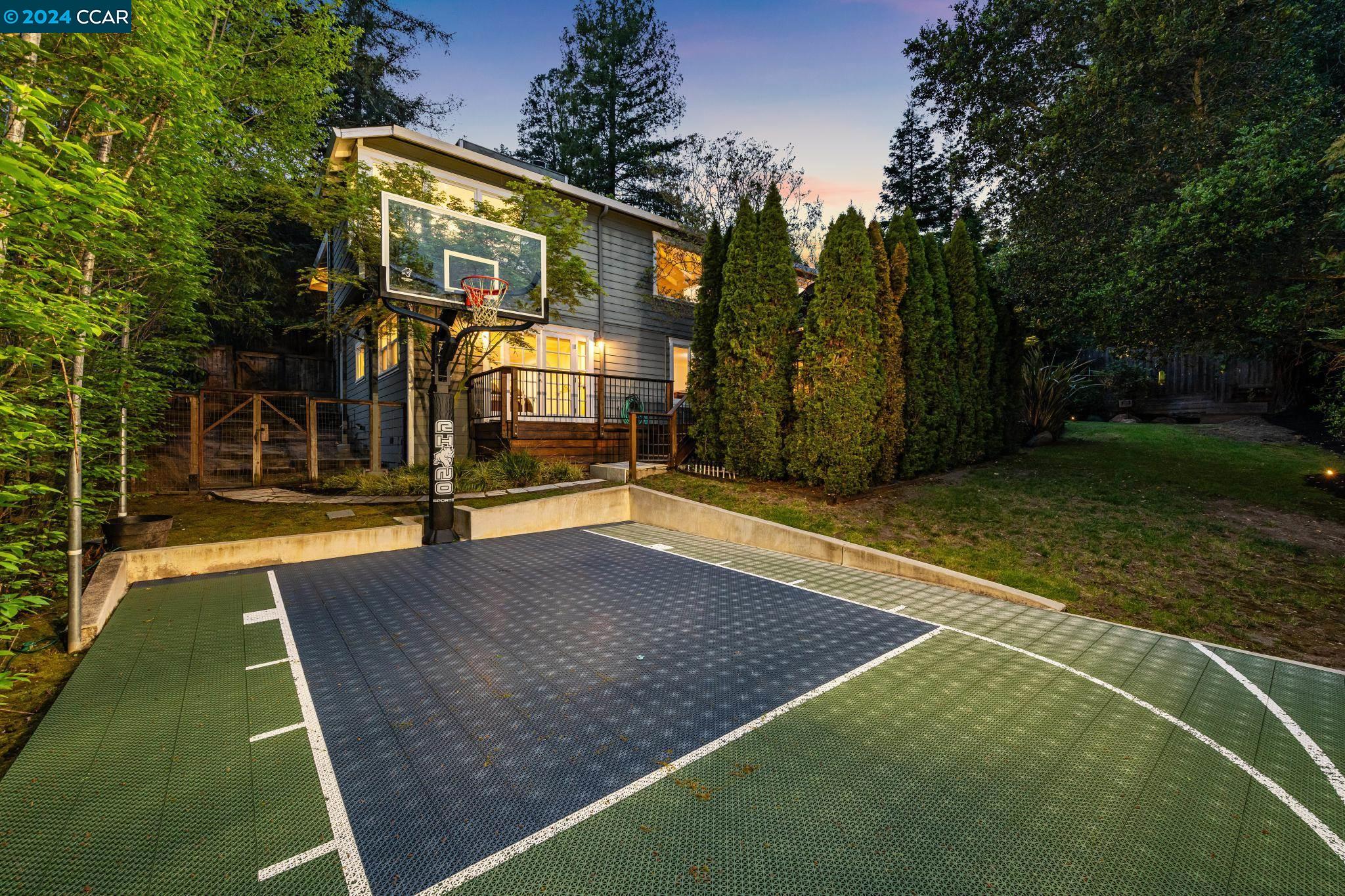 44 Valencia Rd