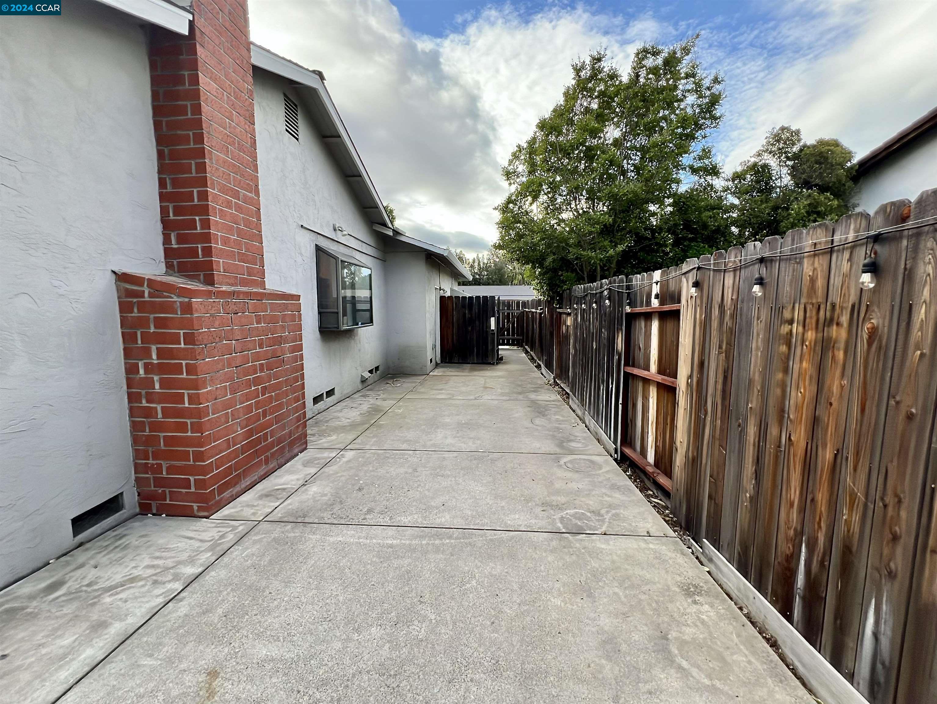 2209 Lopez Drive
