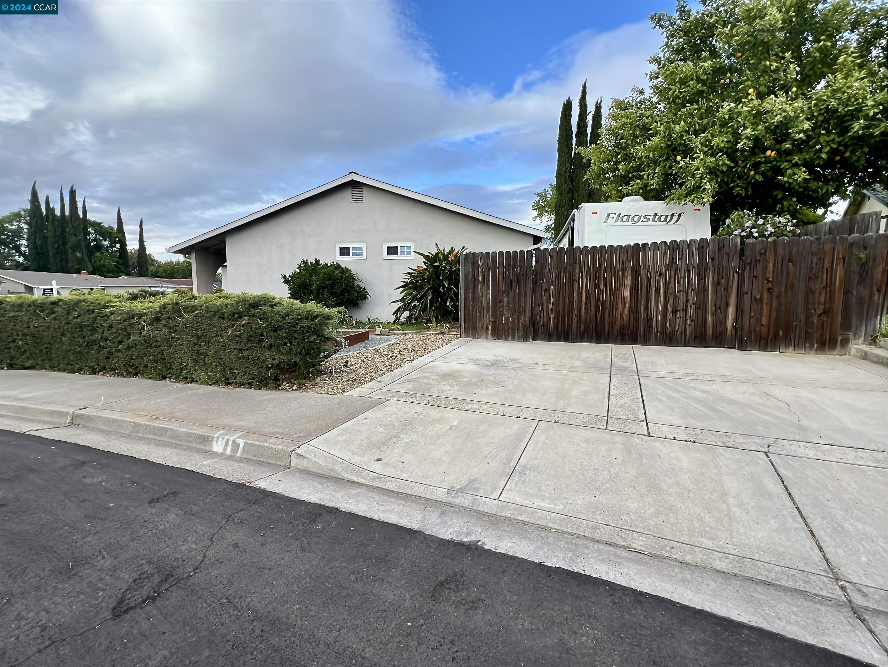 2209 Lopez Drive