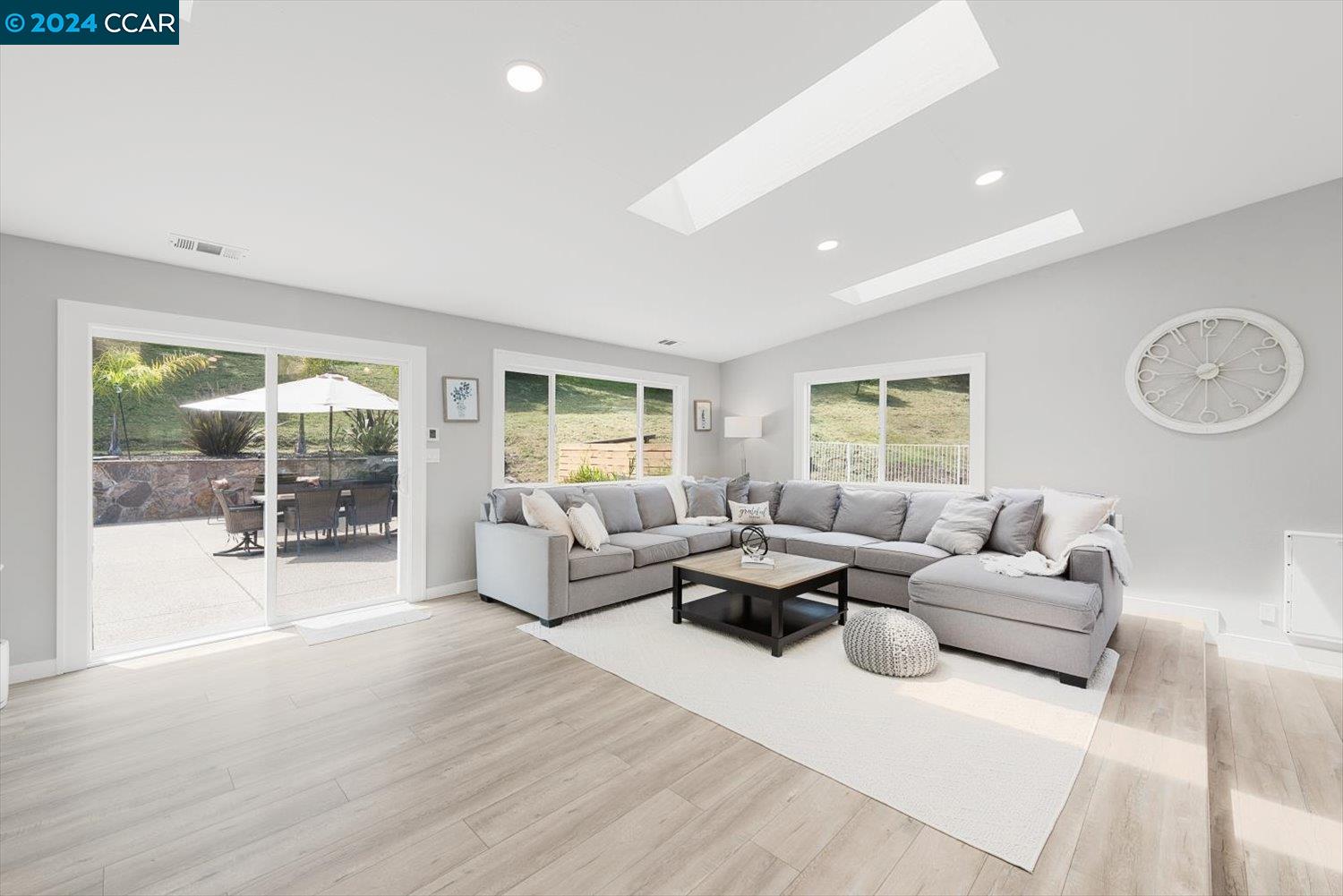 315 Bear Oaks Ln