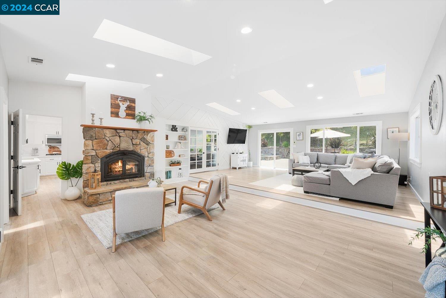 315 Bear Oaks Ln