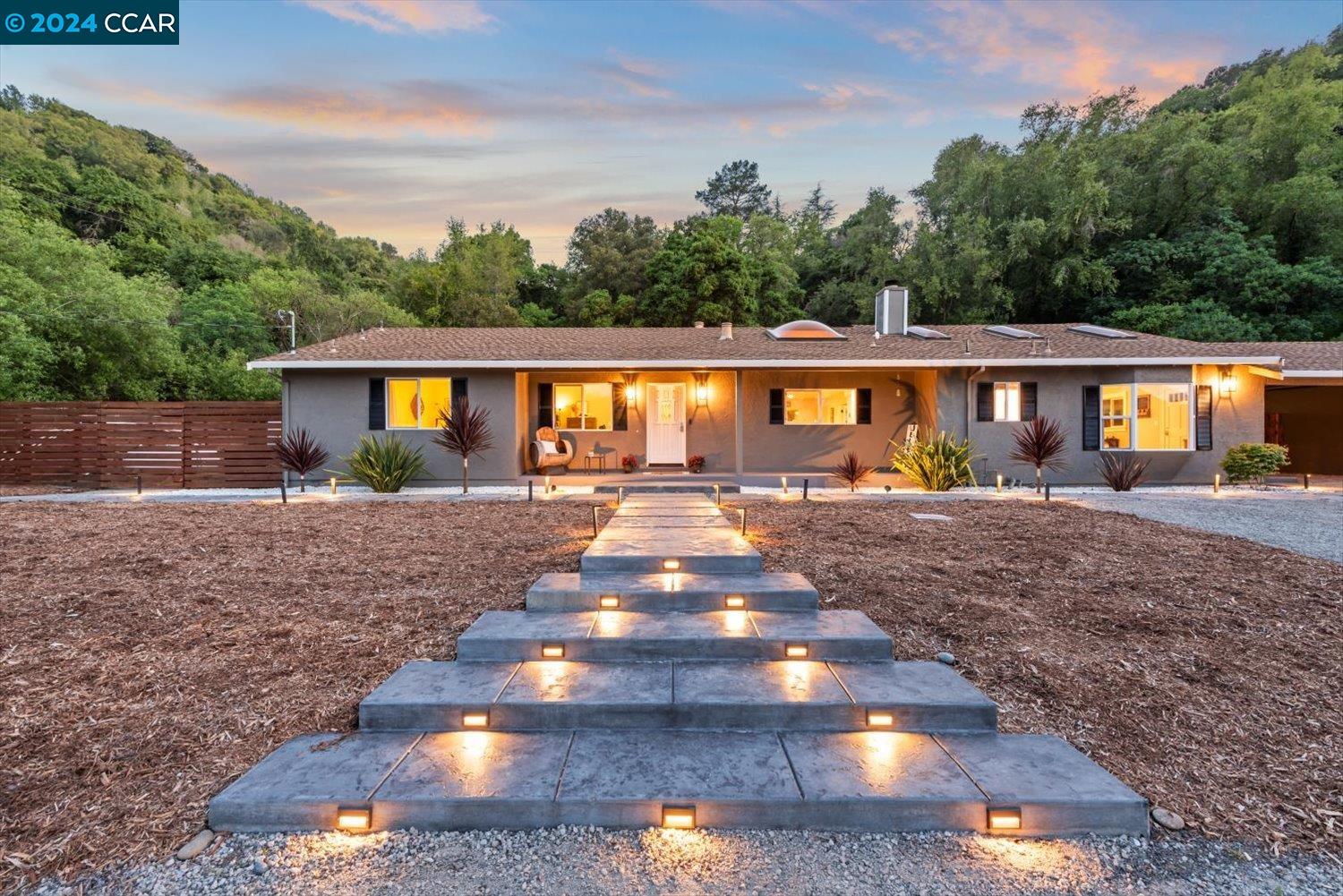 315 Bear Oaks Ln