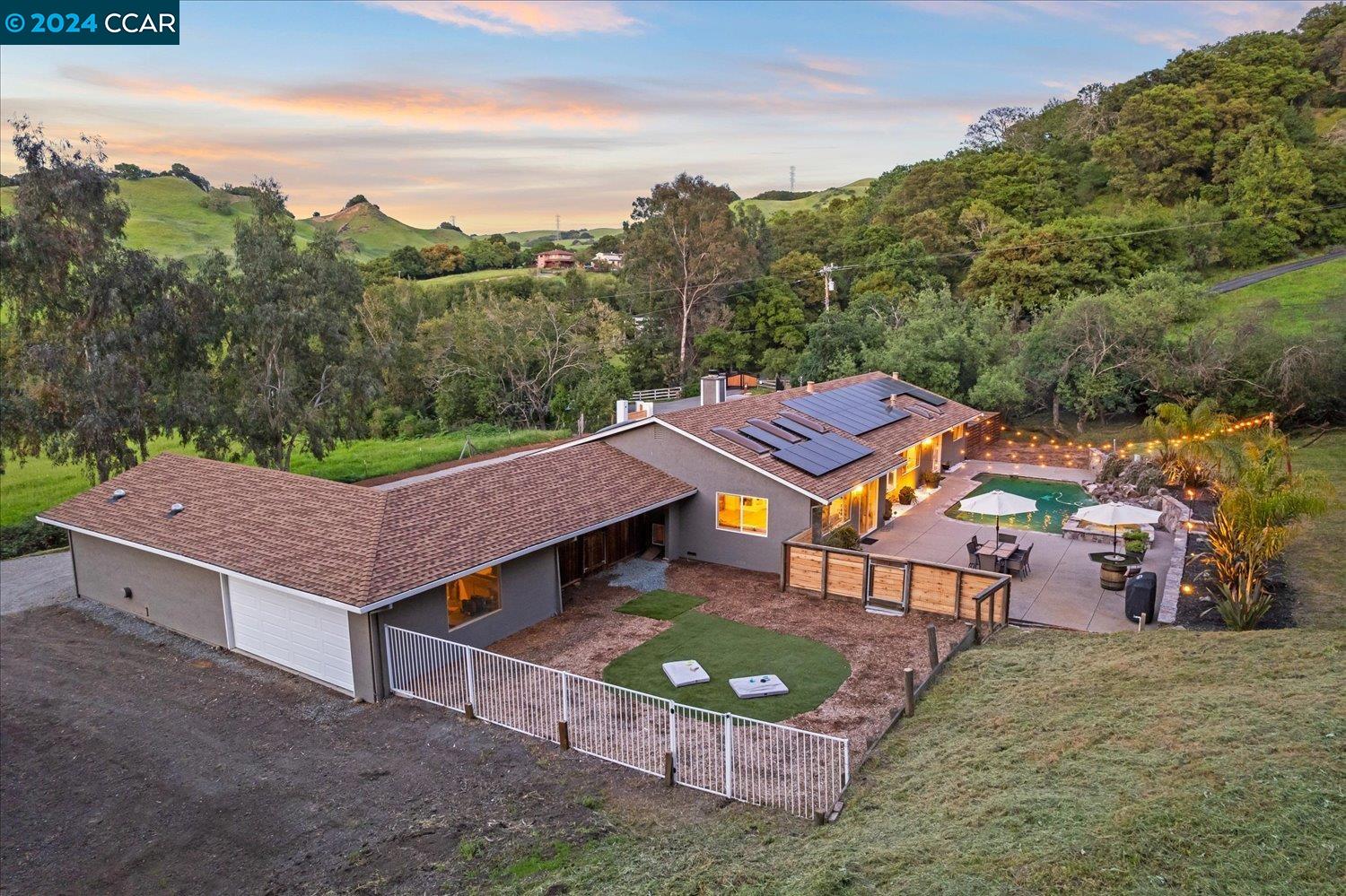 315 Bear Oaks Ln