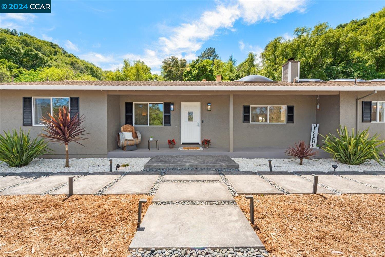 315 Bear Oaks Ln