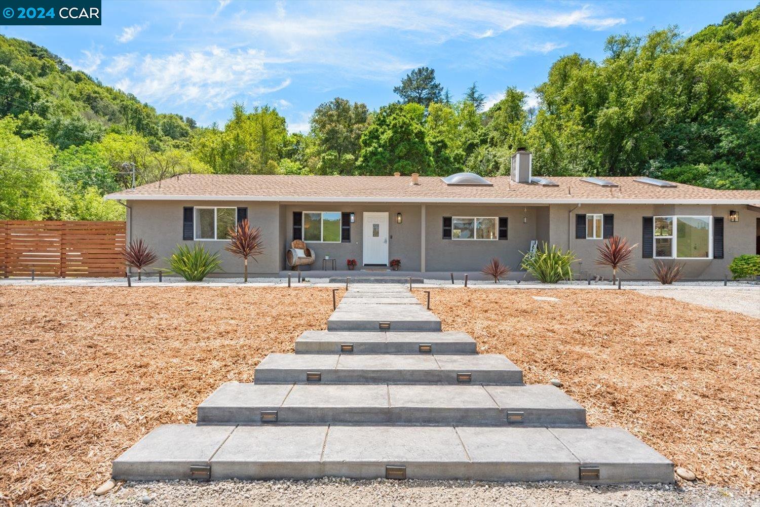 315 Bear Oaks Ln