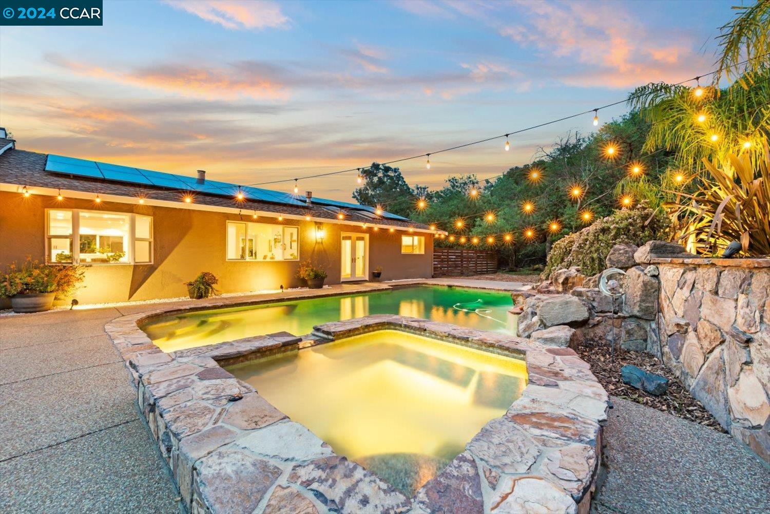 315 Bear Oaks Ln