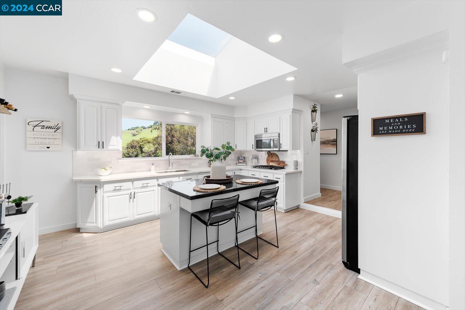 315 Bear Oaks Ln