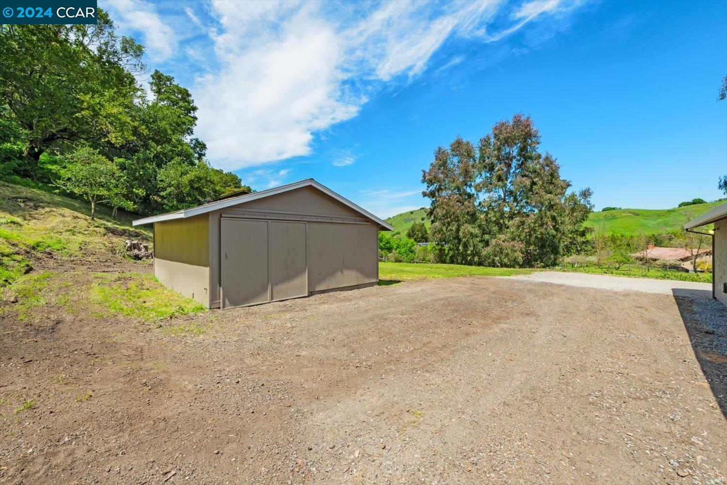 315 Bear Oaks Ln
