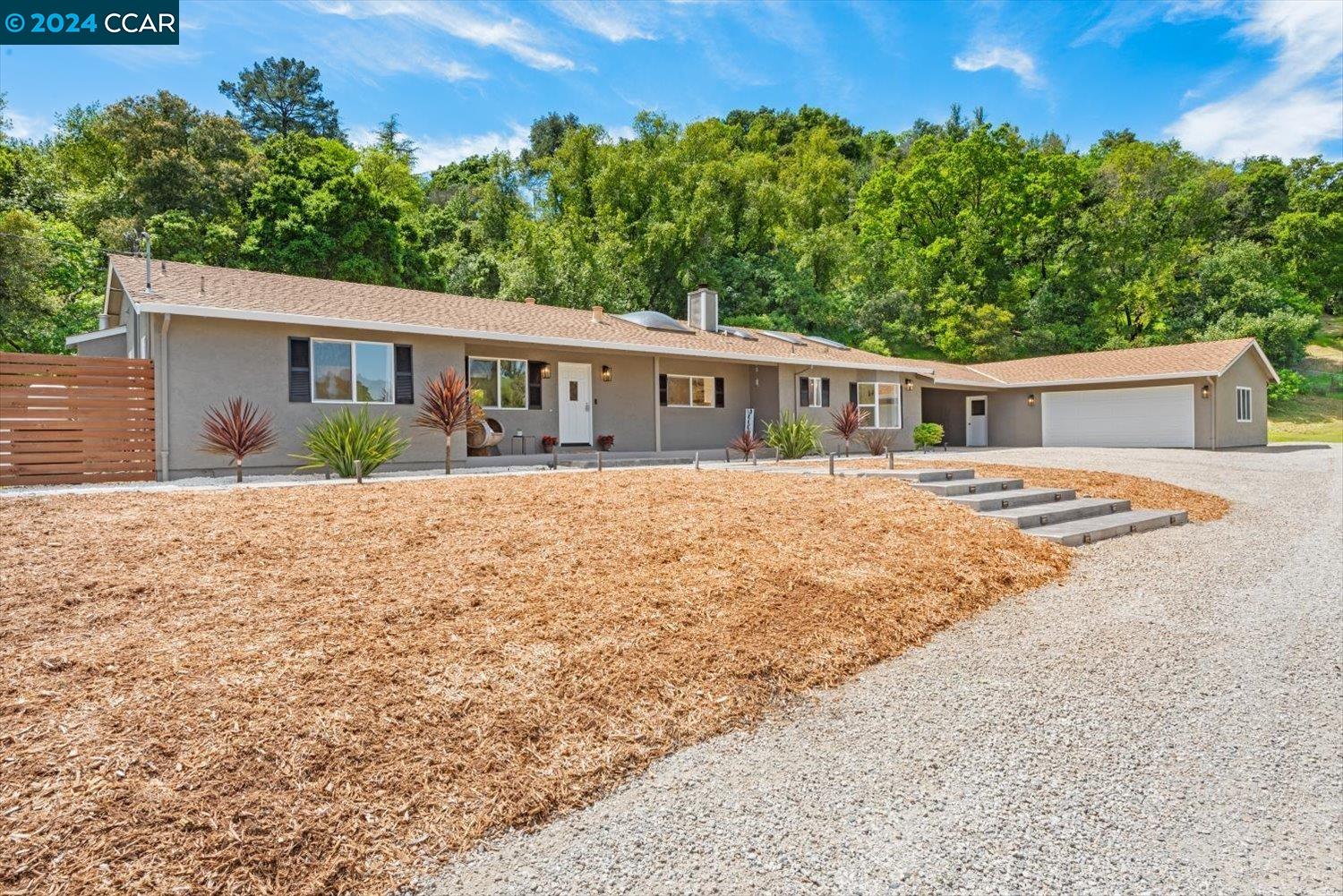 315 Bear Oaks Ln