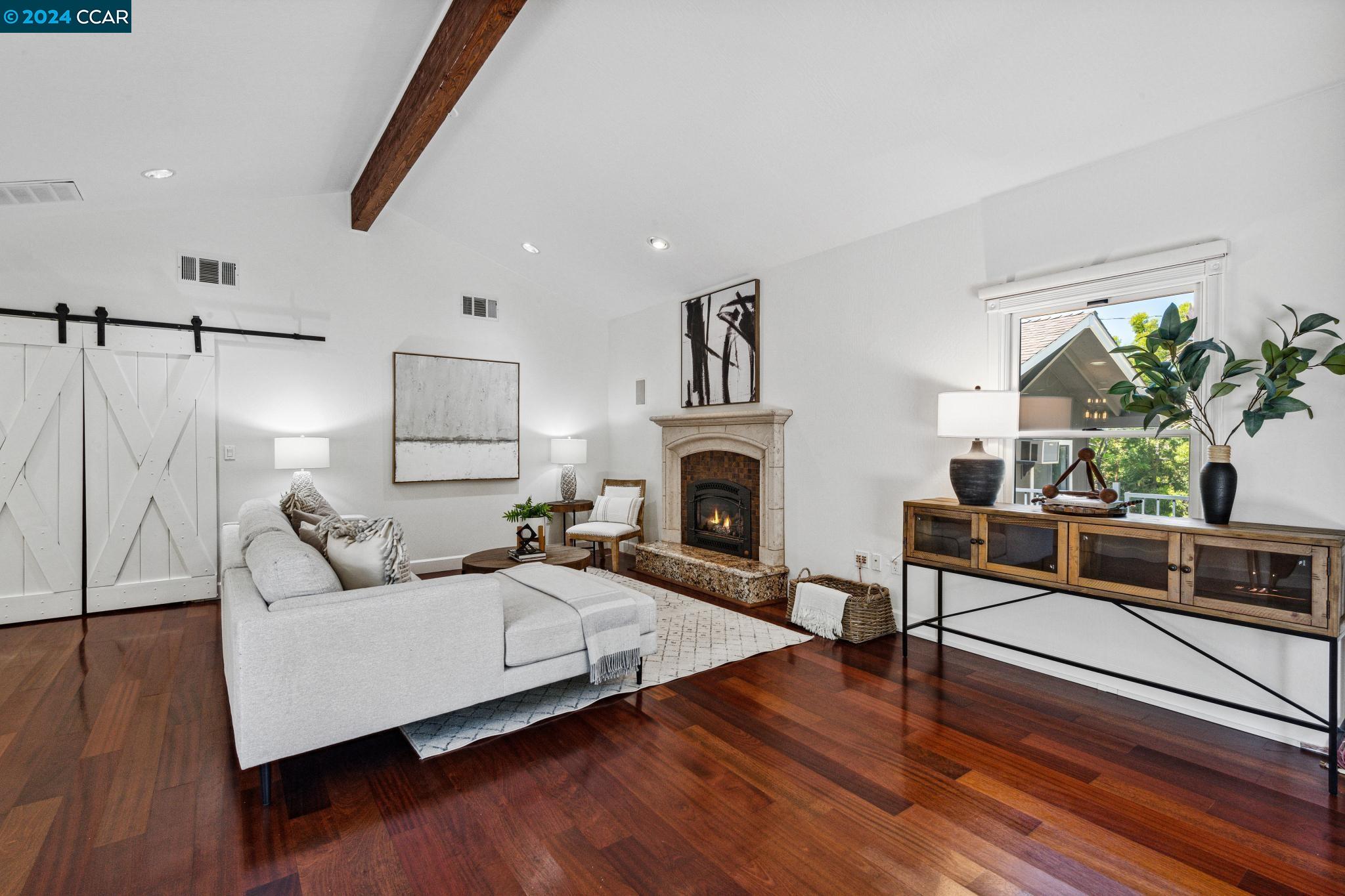 1201 Krona Ln