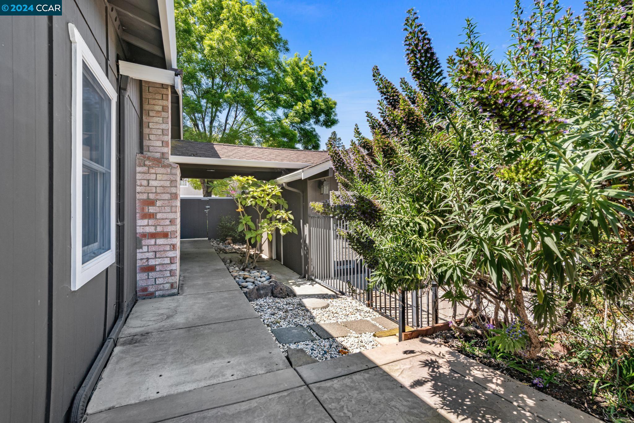 1201 Krona Ln