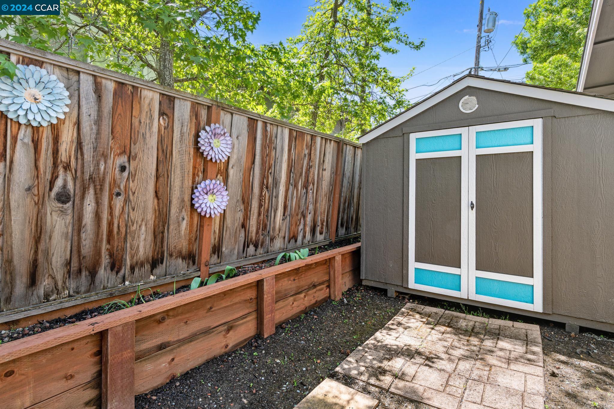 1201 Krona Ln