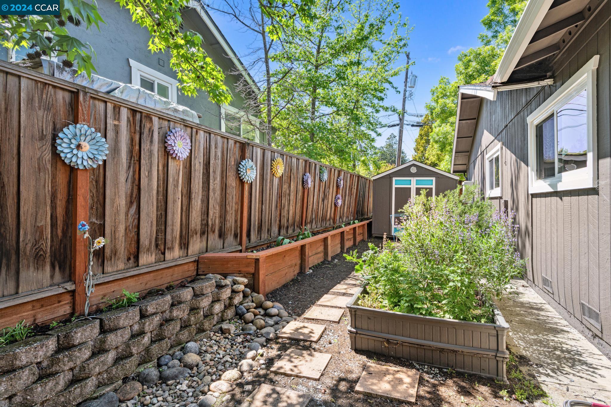 1201 Krona Ln