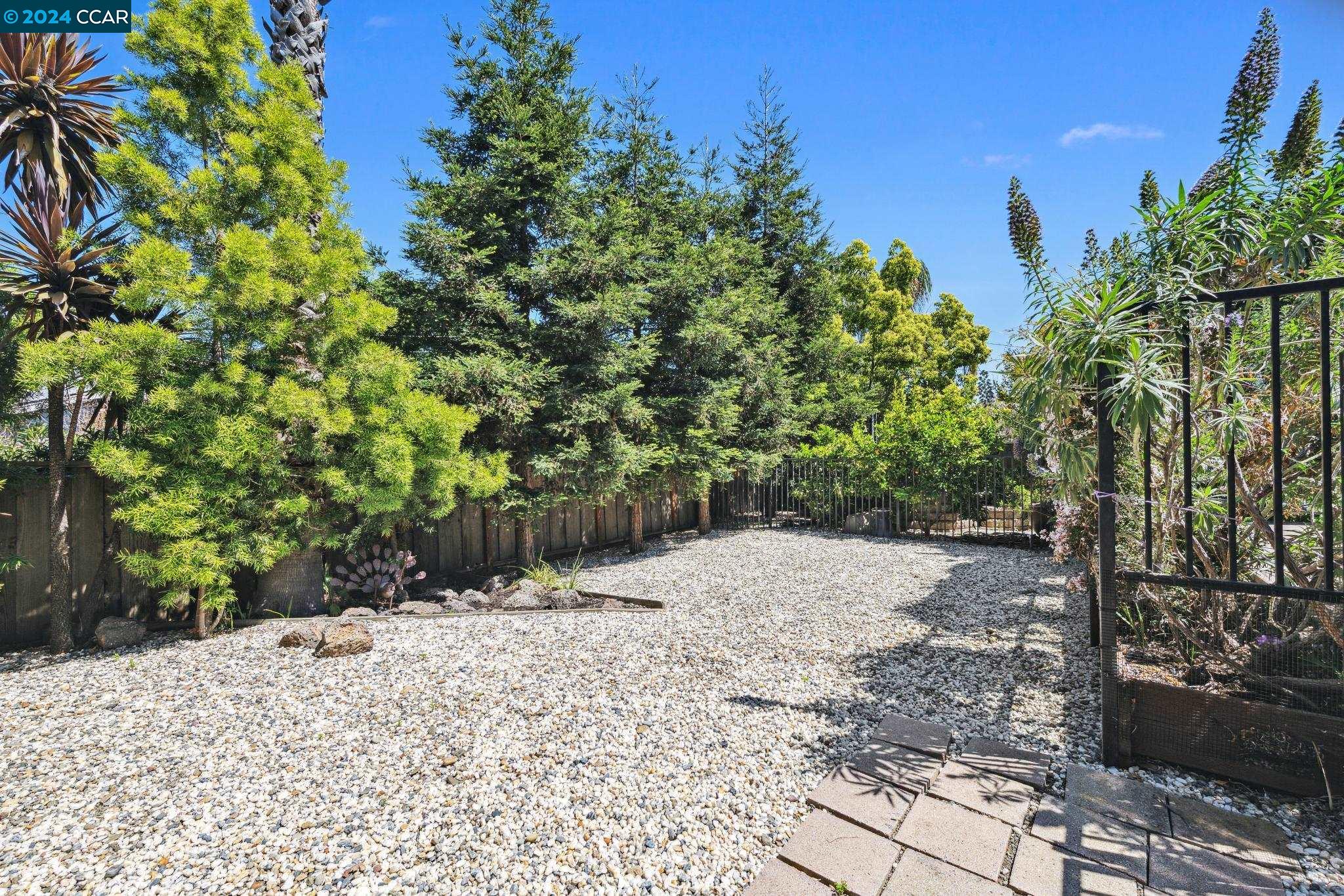 1201 Krona Ln