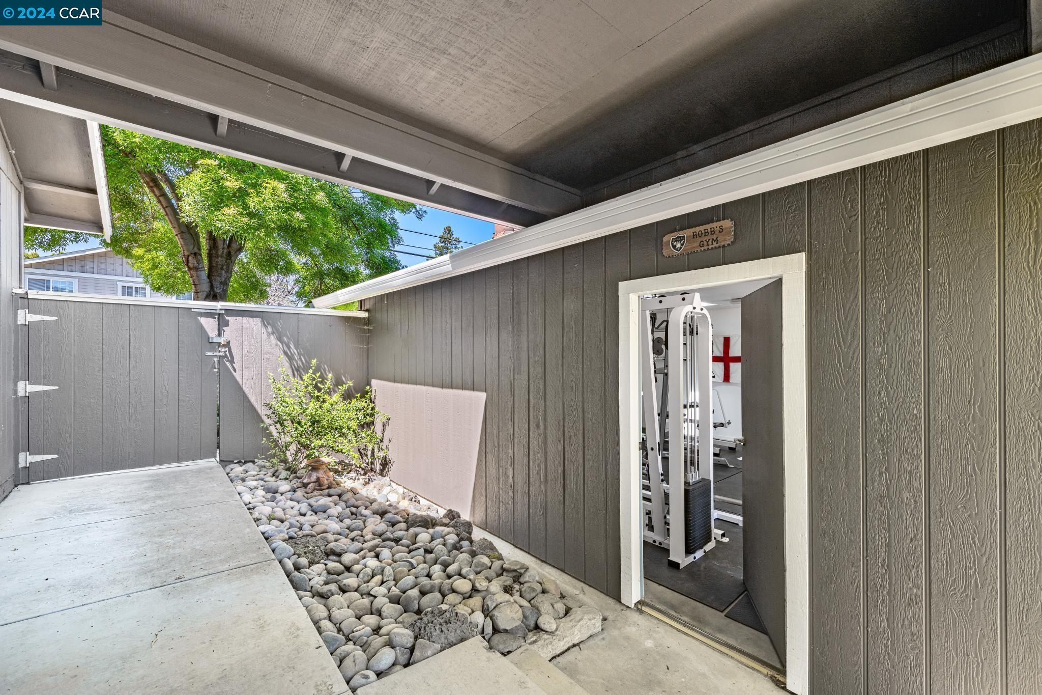 1201 Krona Ln