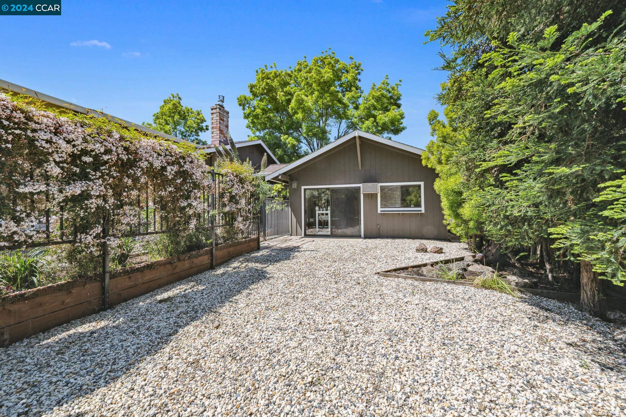 1201 Krona Ln