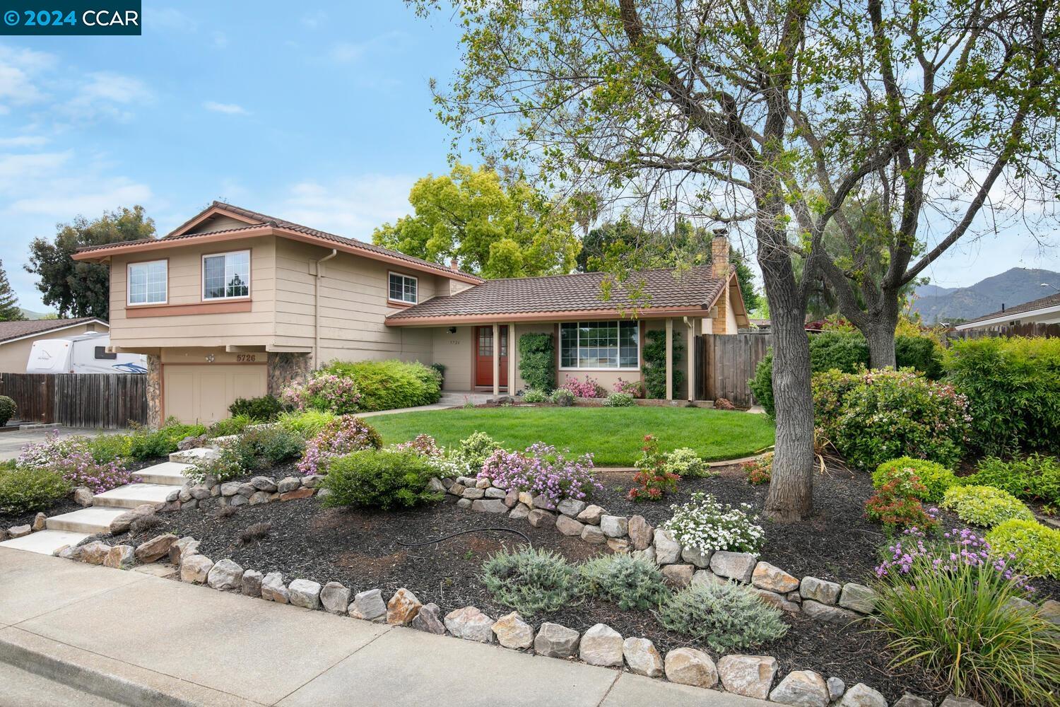 5726 Roanwood Way