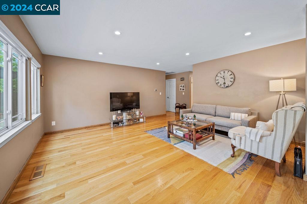869 Saint George Rd