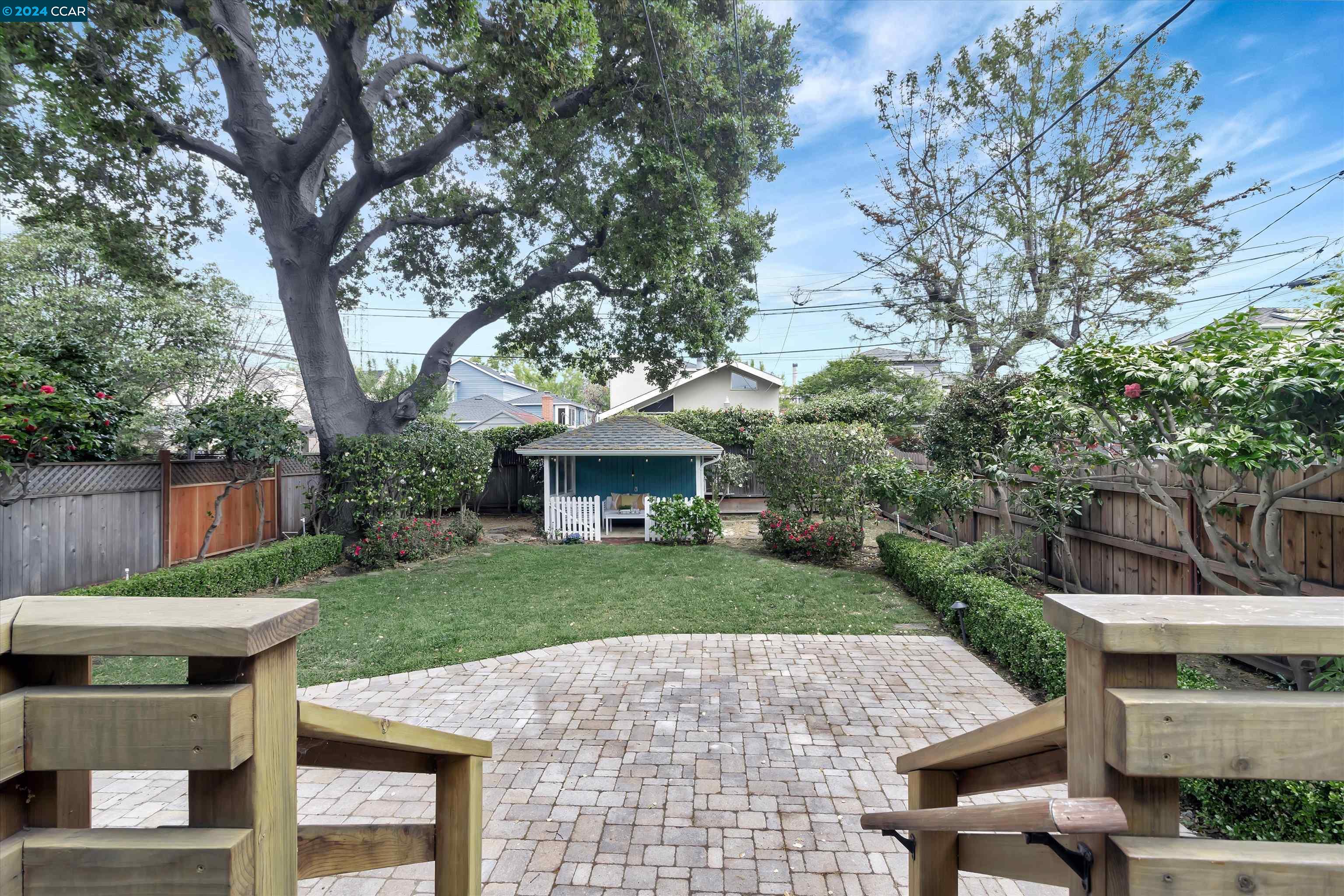 2827 Windsor Dr