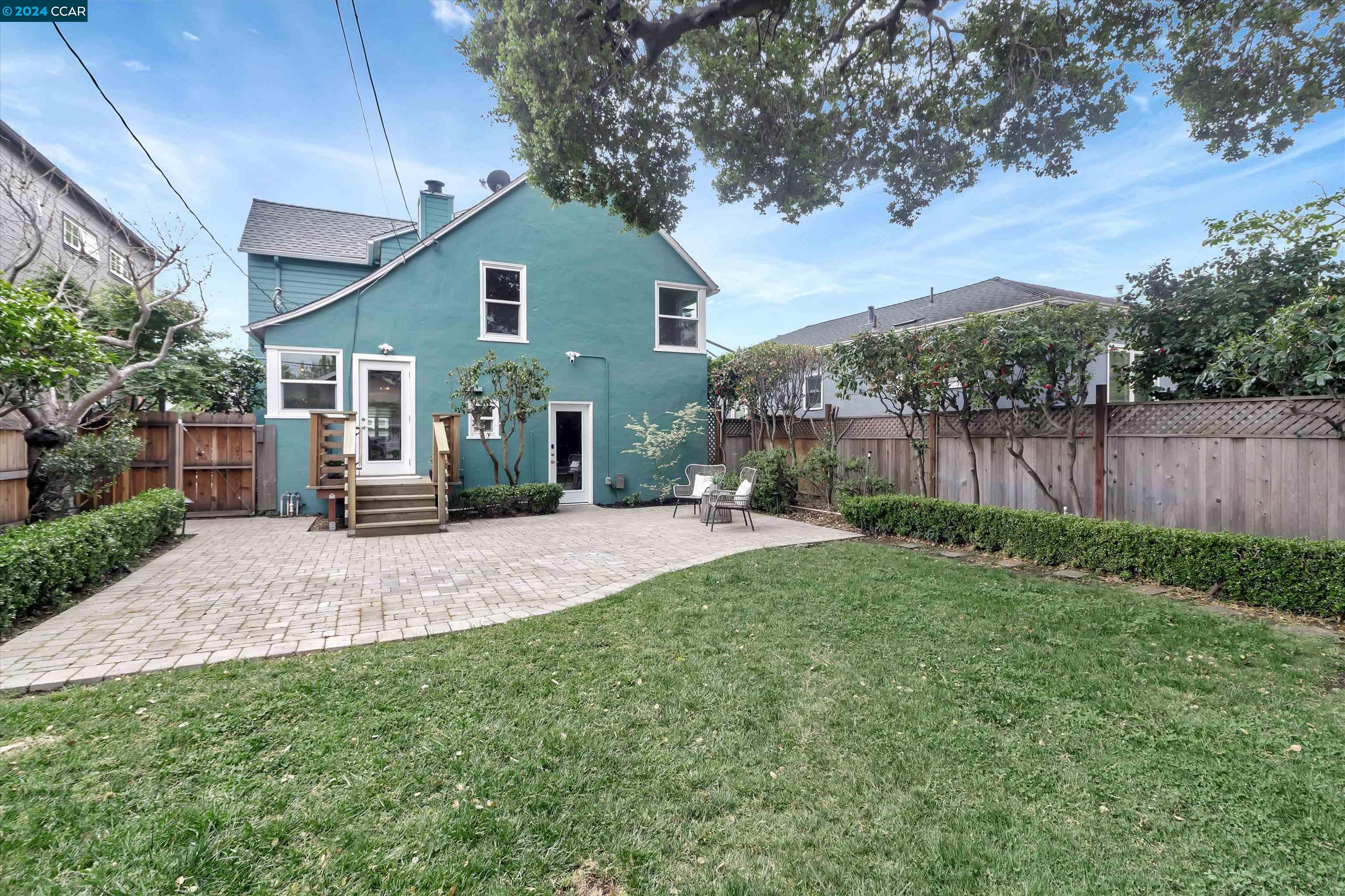 2827 Windsor Dr