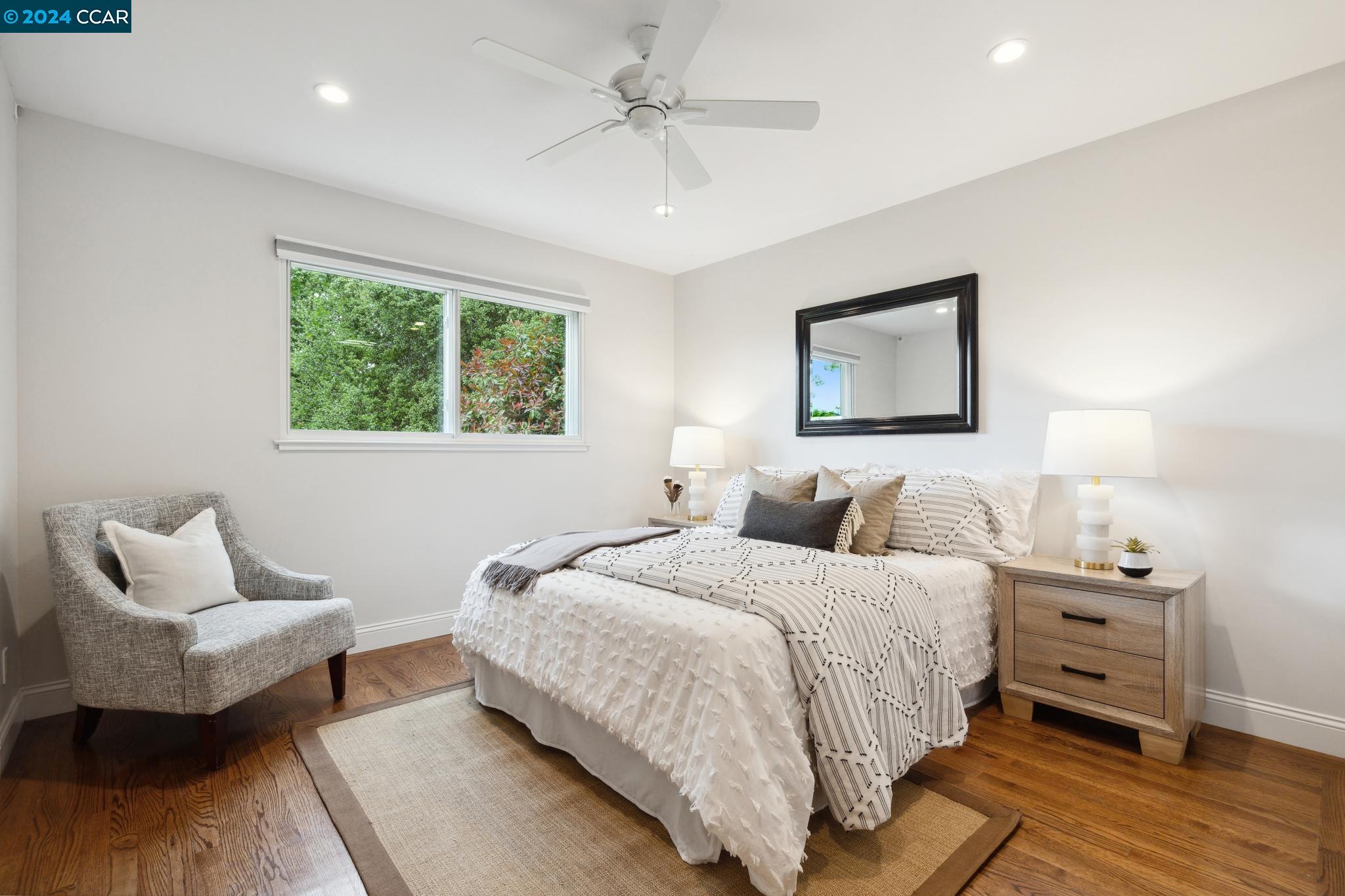 1013 Via Roble